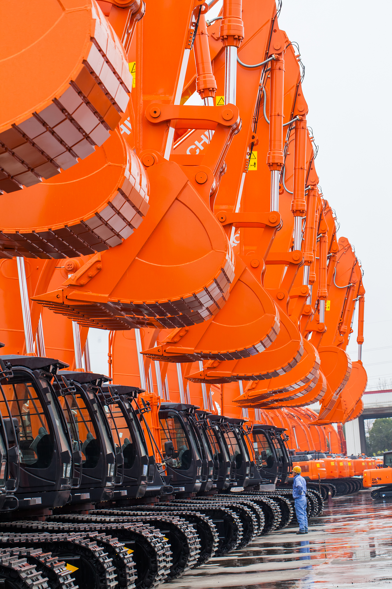 兰州学挖掘机：前景分析及发展趋势