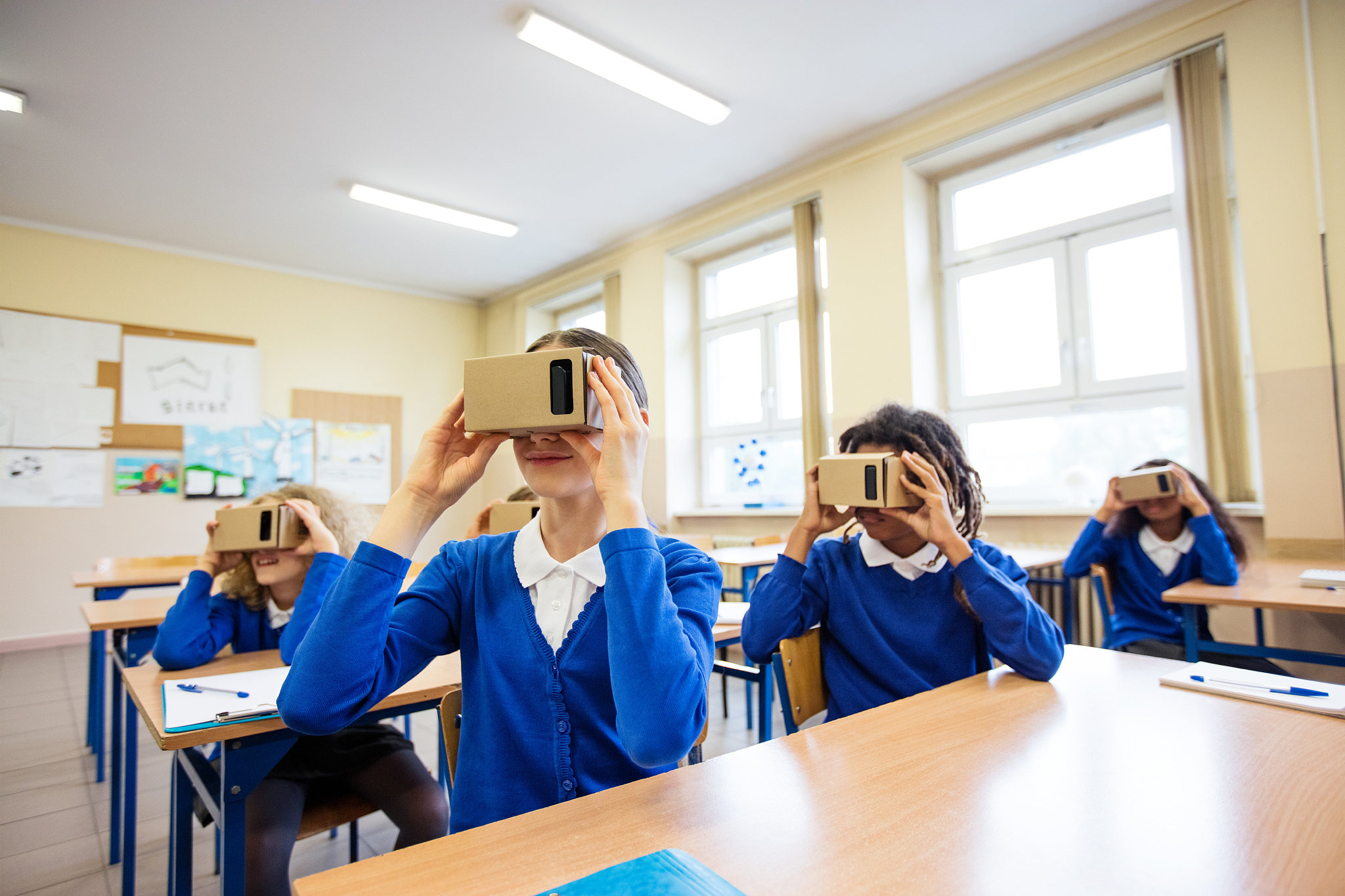 电子游戏文章标题：10个热门主题探讨游戏产业与文化