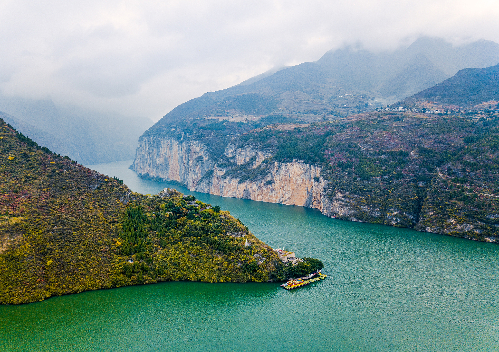 重庆旅游攻略：两江汇流、三峡夔门、鹅公岩大桥、洪崖洞
