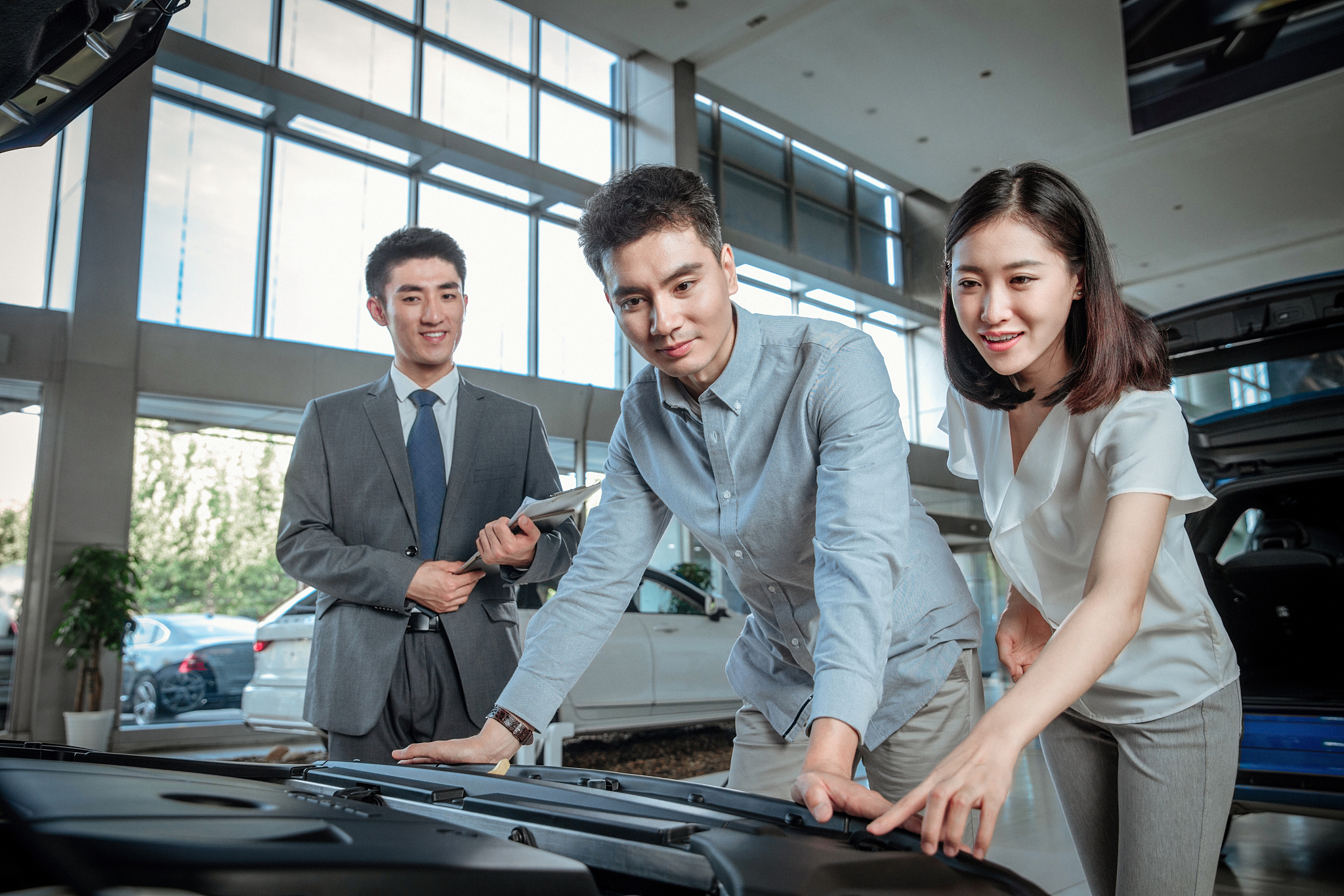 四川省哪些高校开设汽车营销专业？