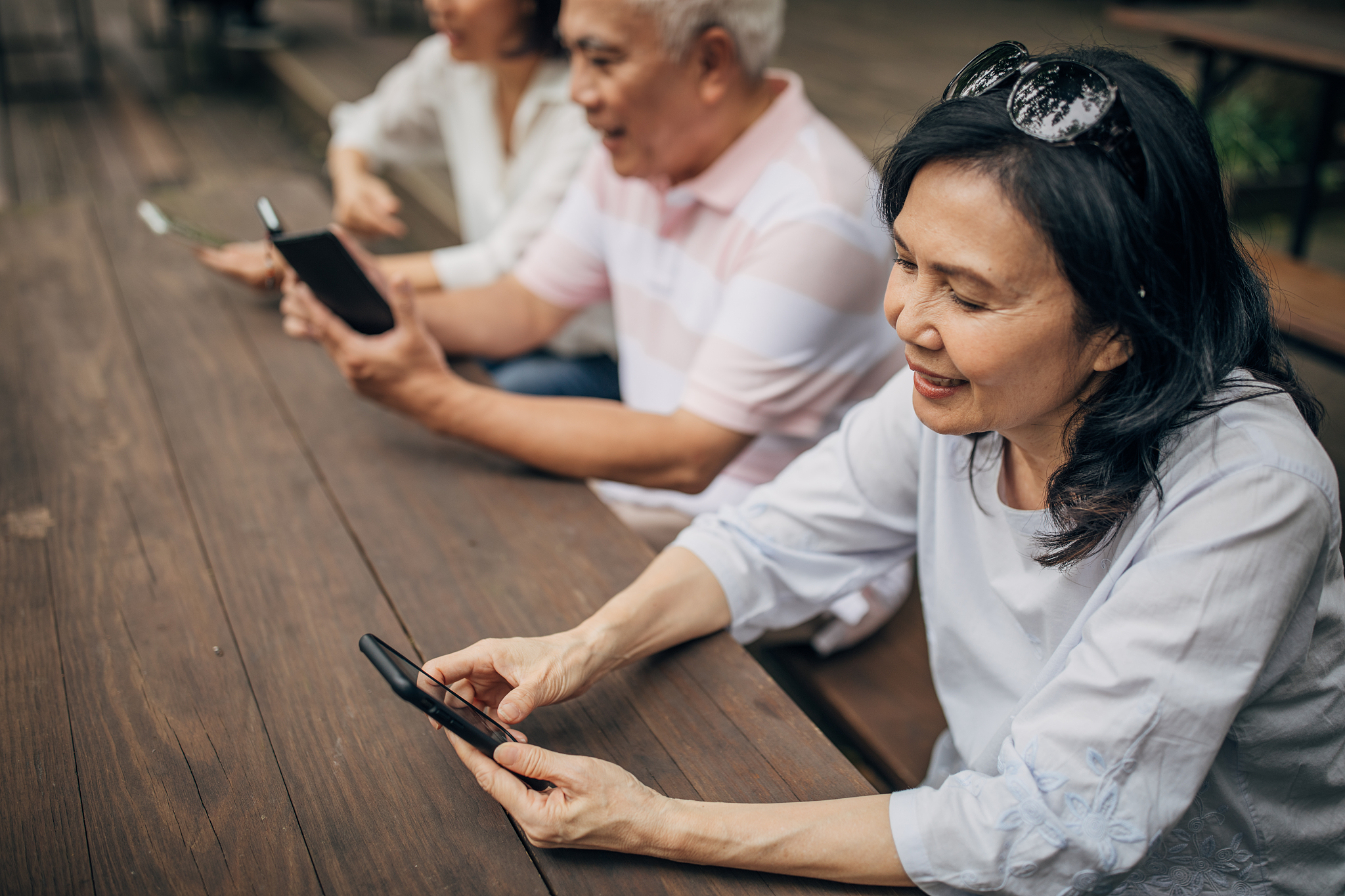 老年人如何玩转手机：媒体探秘老有所用