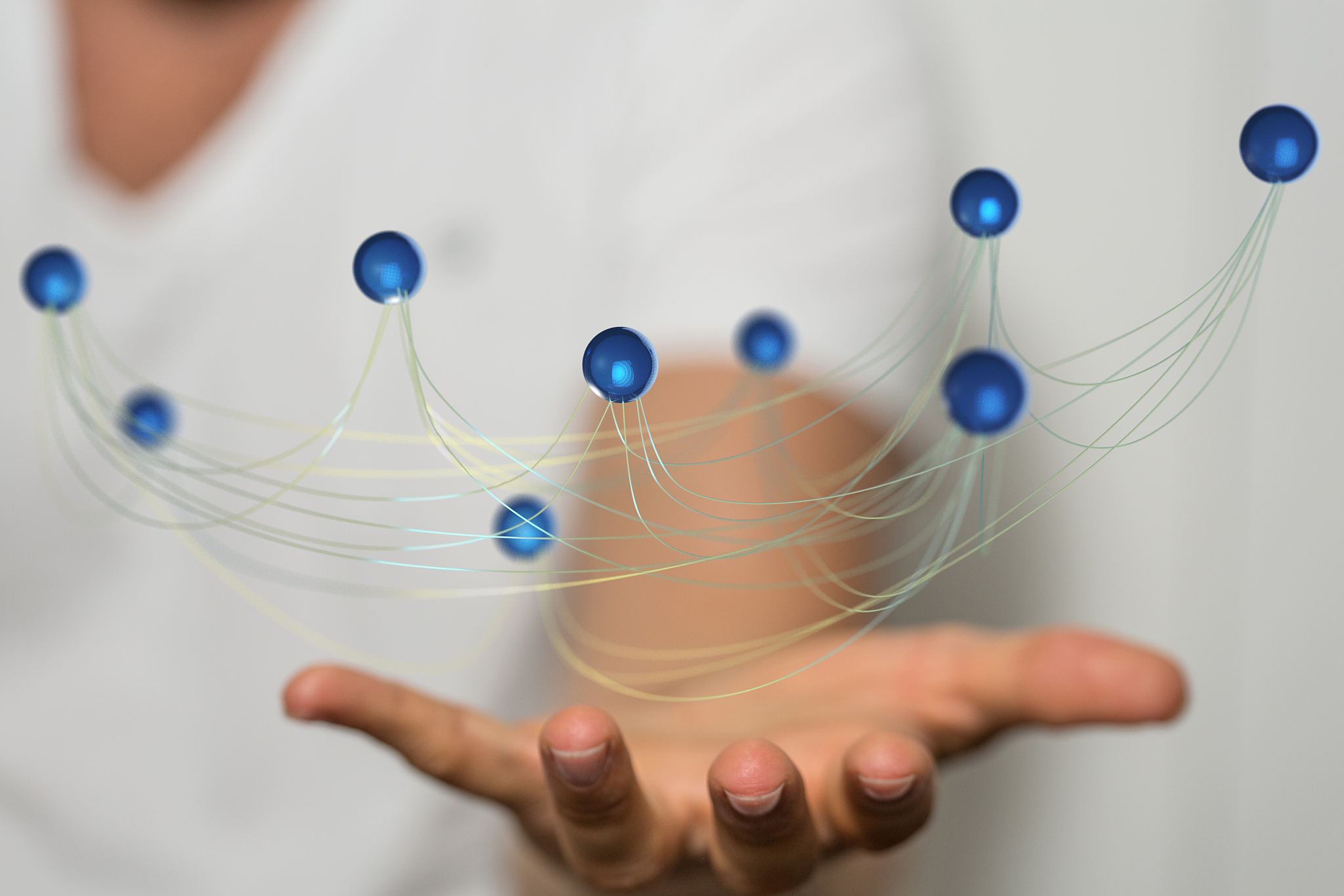 删除文本中冗余的内容改善文本逻辑性改善流畅度重新组织语言a同学在实验室工作期间表现出了良好的学习态度和科研能力。该生掌握了电催化领域的基本理论和技能并且通过阅读大量相关文献了解了该领域的研究现状。在此基础上该生提出了清晰的研究思路并积极地开展研究工作。此外该生还表现出了良好的合作精神为他人提供帮助并且为人诚恳、正直尊重师长和同学。通过科研训练该生养成了良好的学习习惯并且培养了熟练的实验科研技能。从