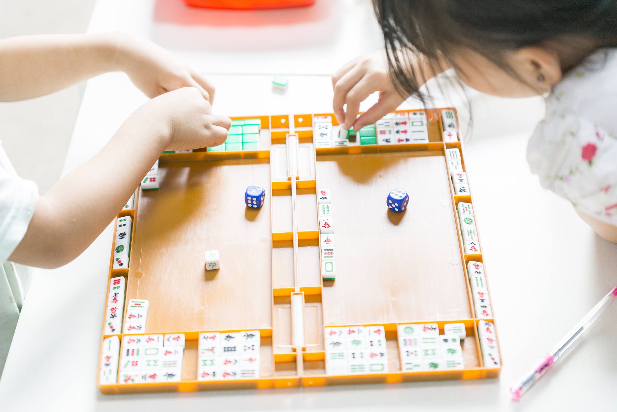 桌游简介：玩法、类型、益处 - 娱乐与挑战的结合