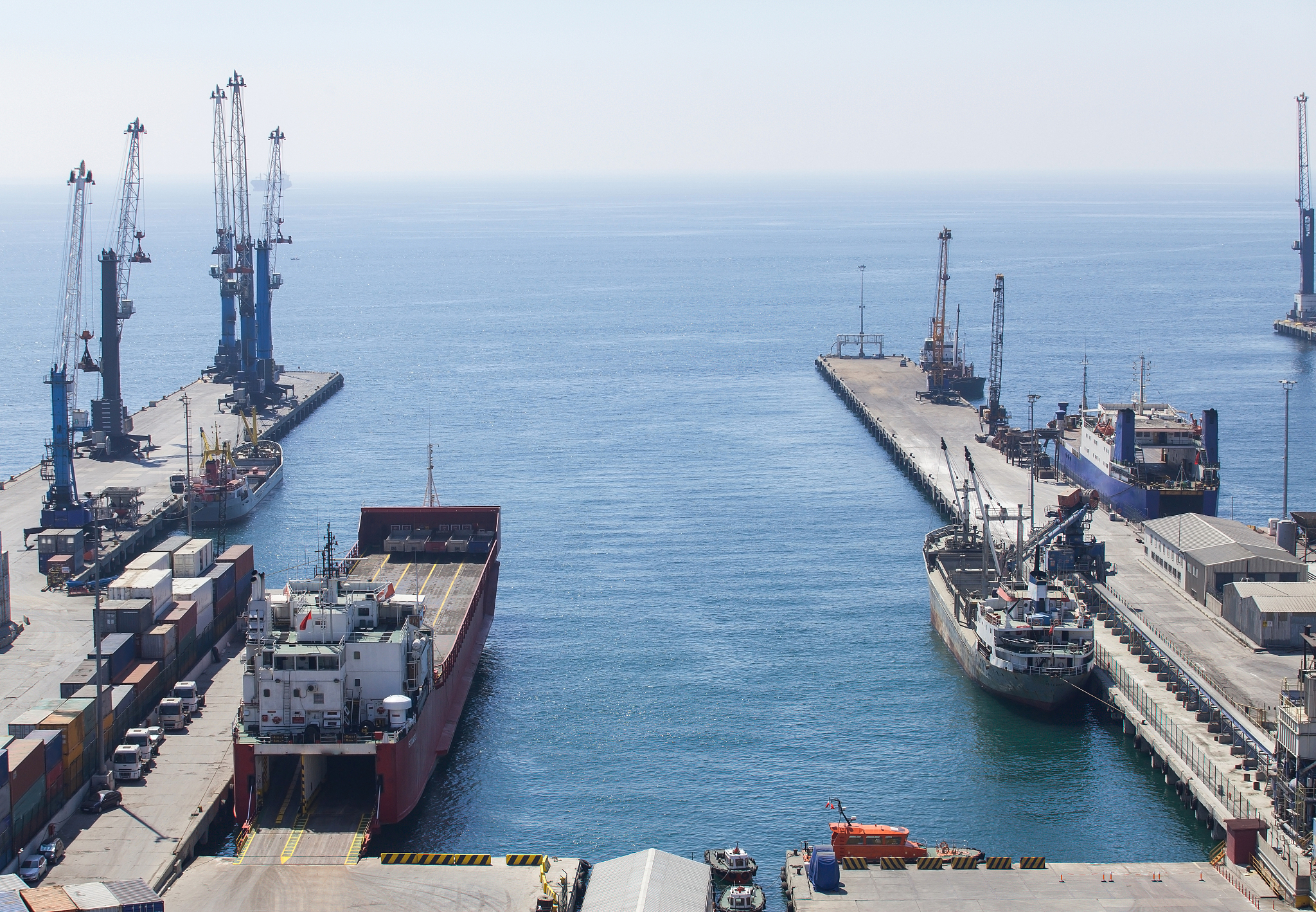 freight ship
