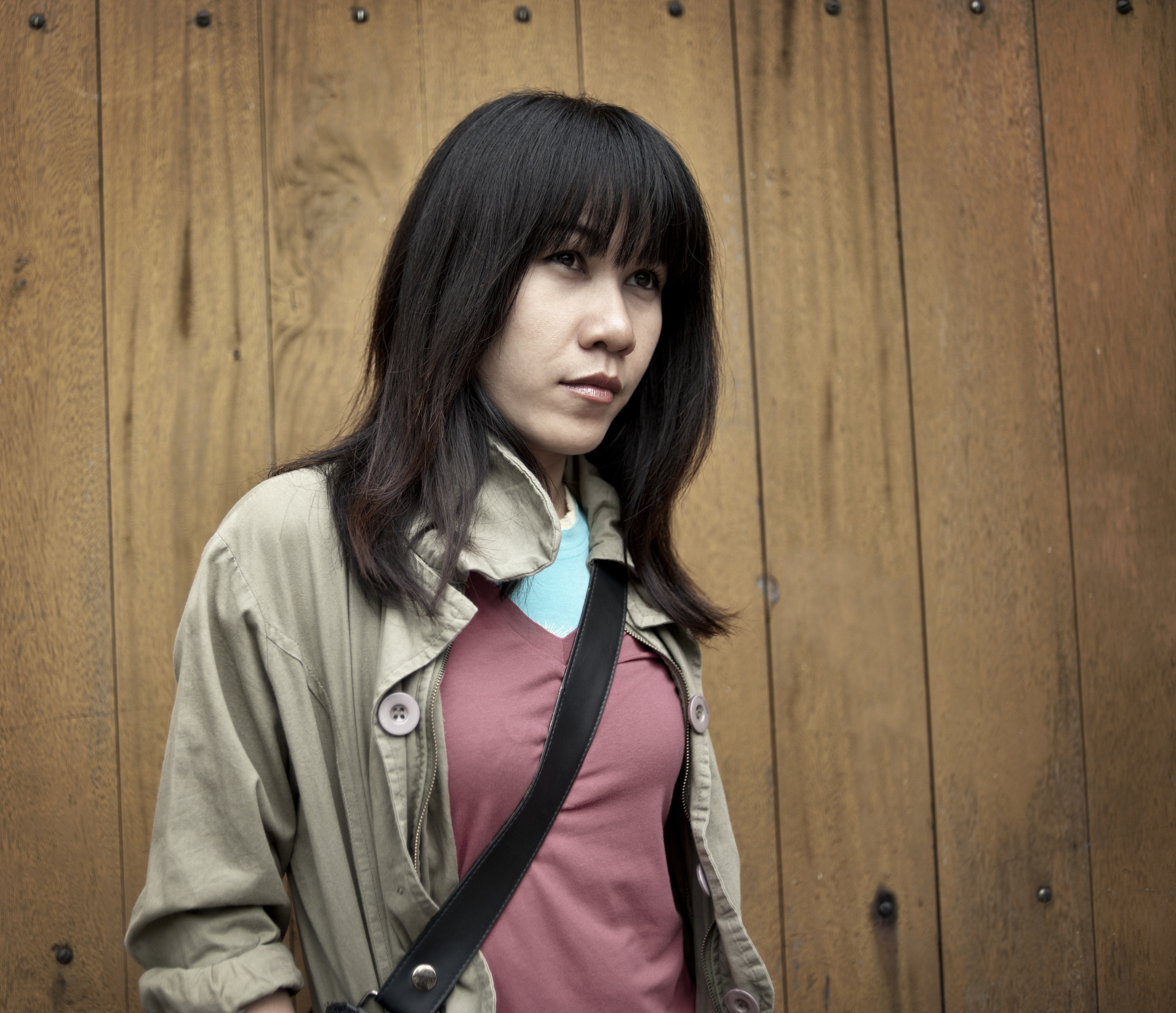 假面骑士v3被骷髅山猪怪吸血的那个女子是怎么演的