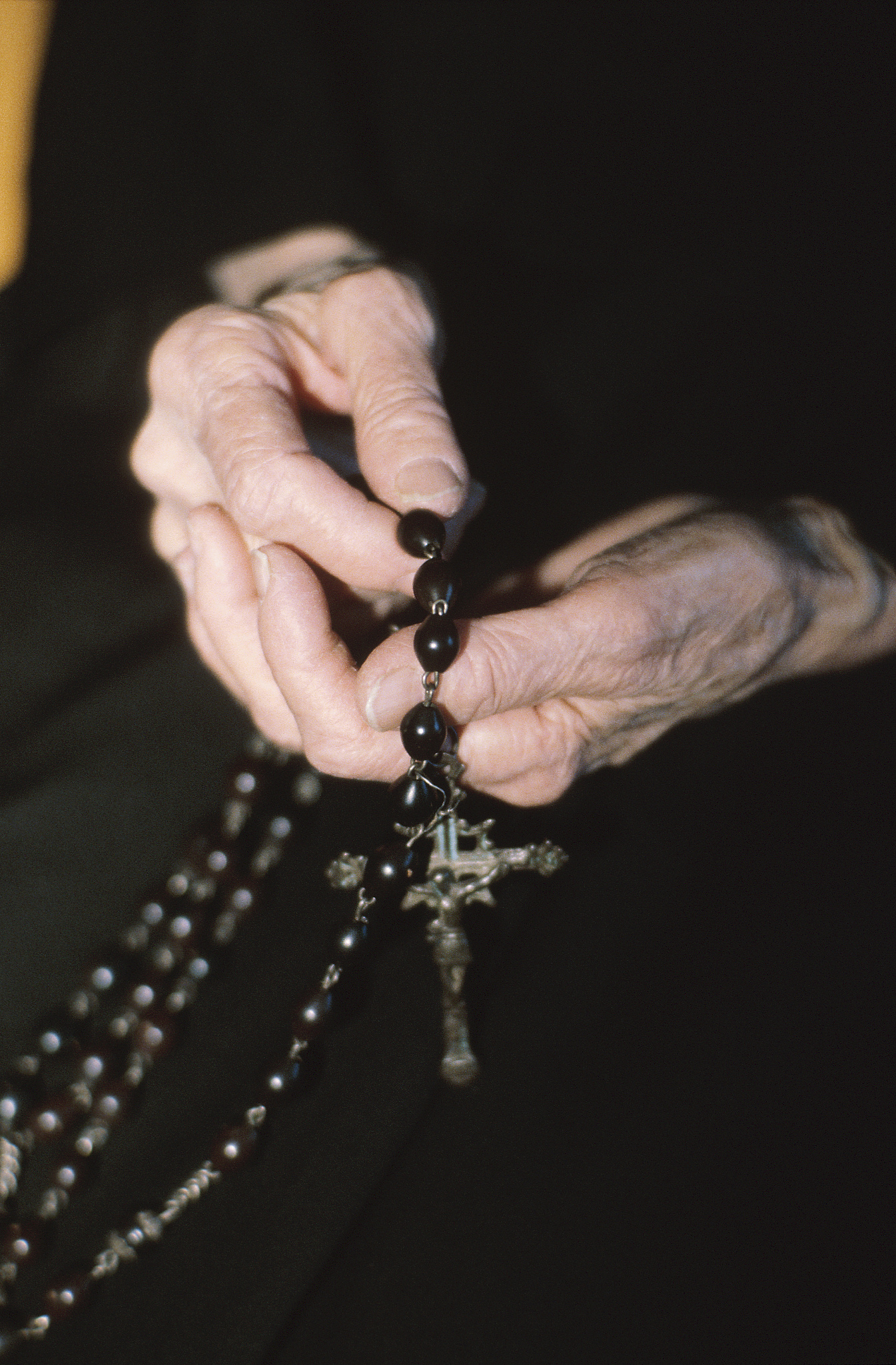 慧律法师对见触解脱手环的评价帮我用200字详细描述