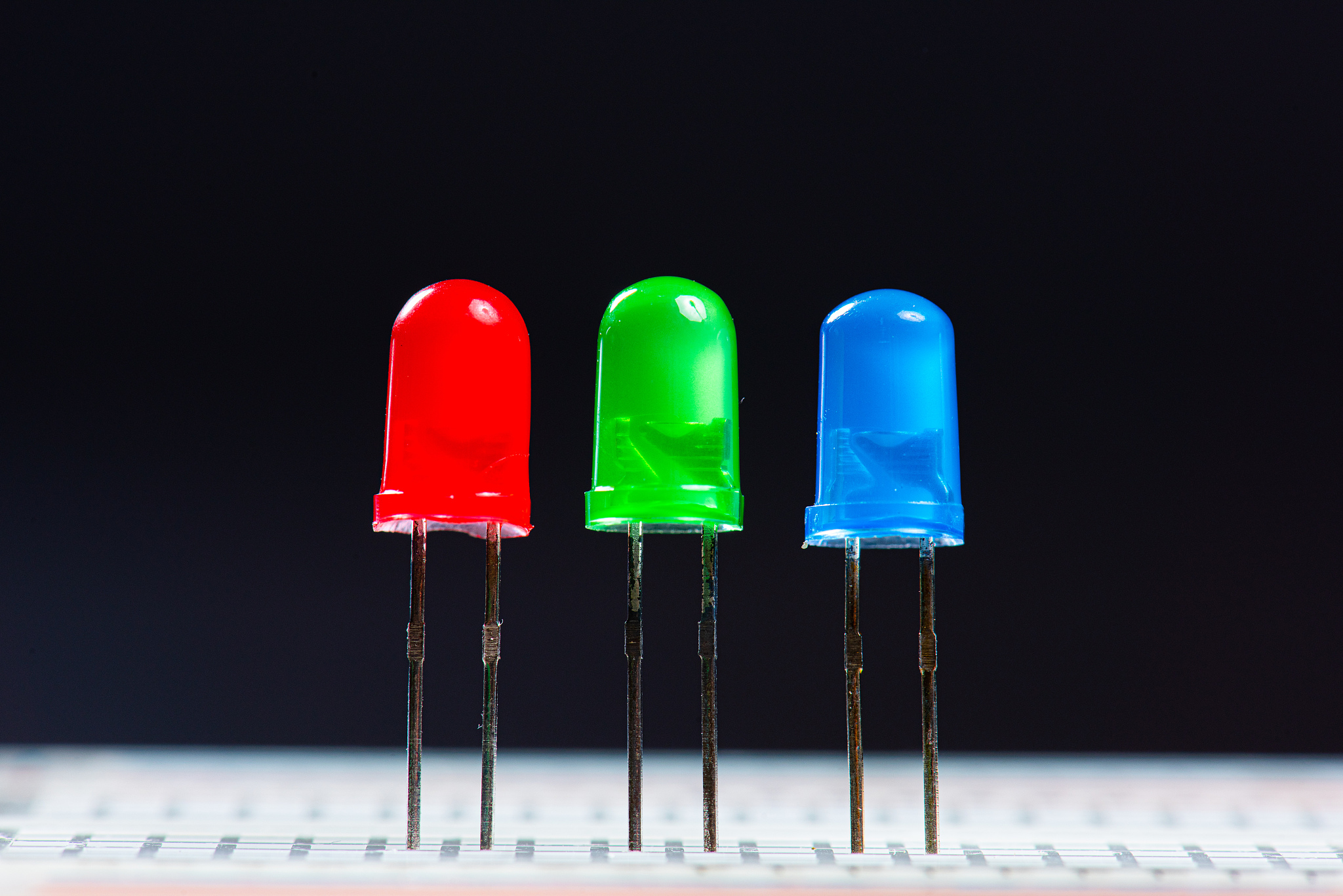 光敏元件工作原理及应用场景解析