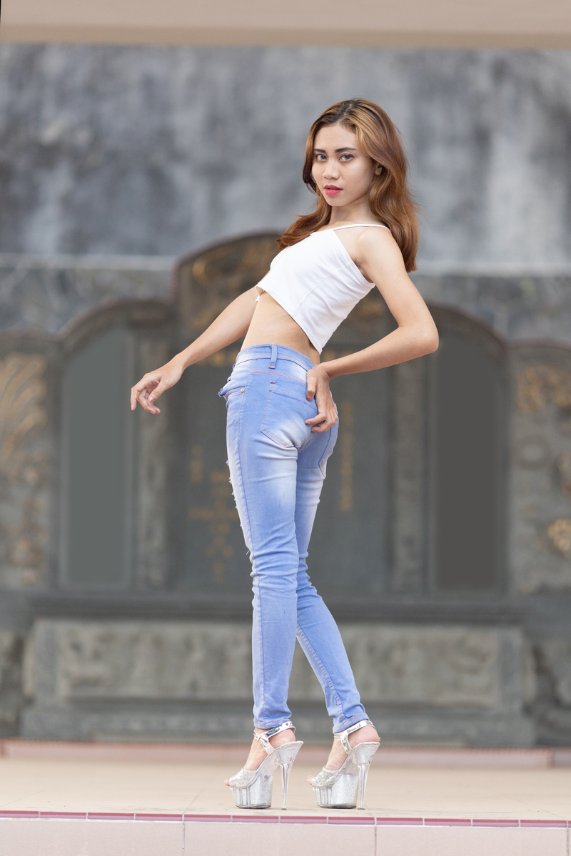 倒三角臀型适合穿牛仔裤吗？ | 审美观点大不同