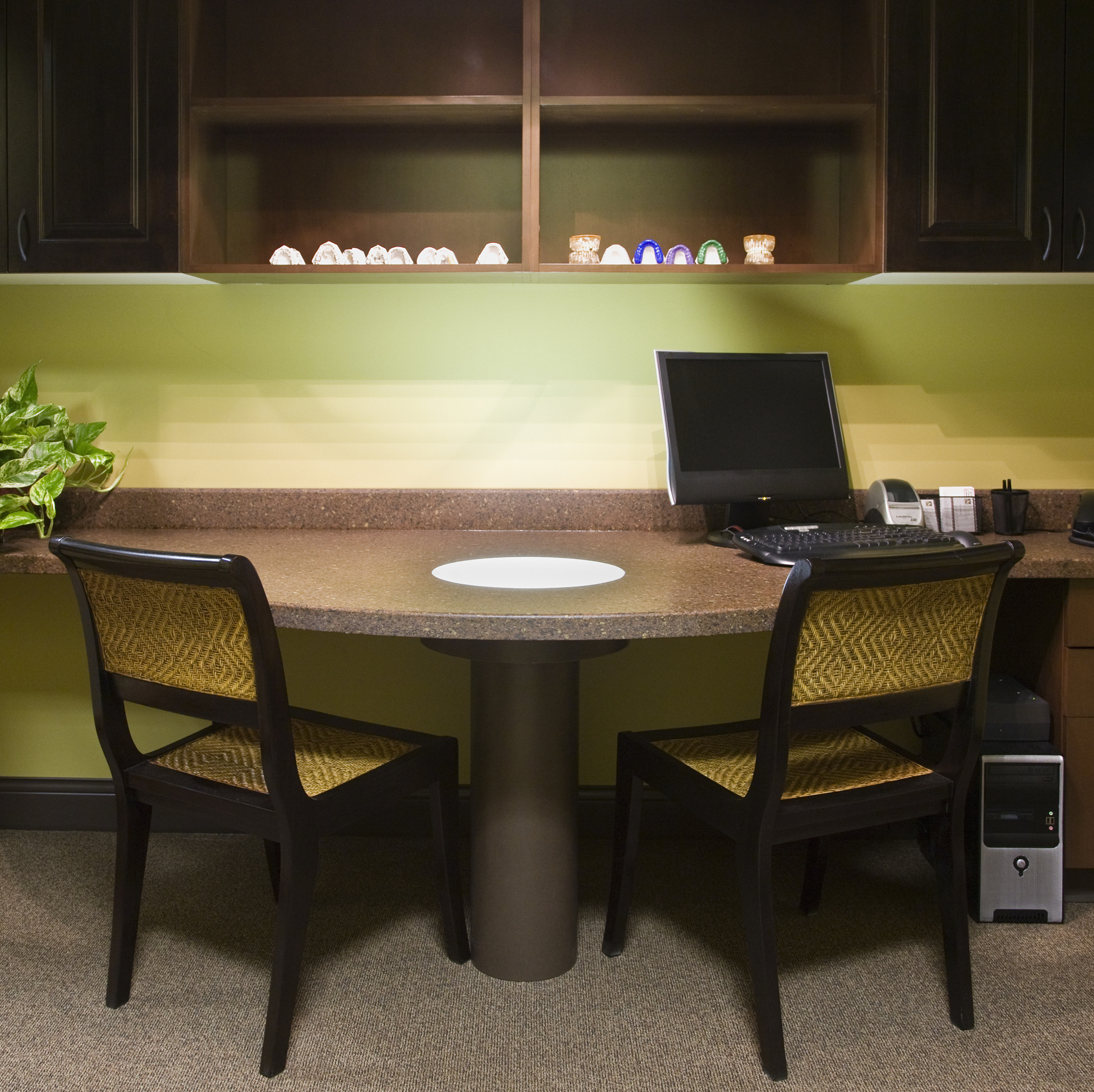 Formaldehyde-Free Desks: How to Choose a Safe and Healthy Desk
