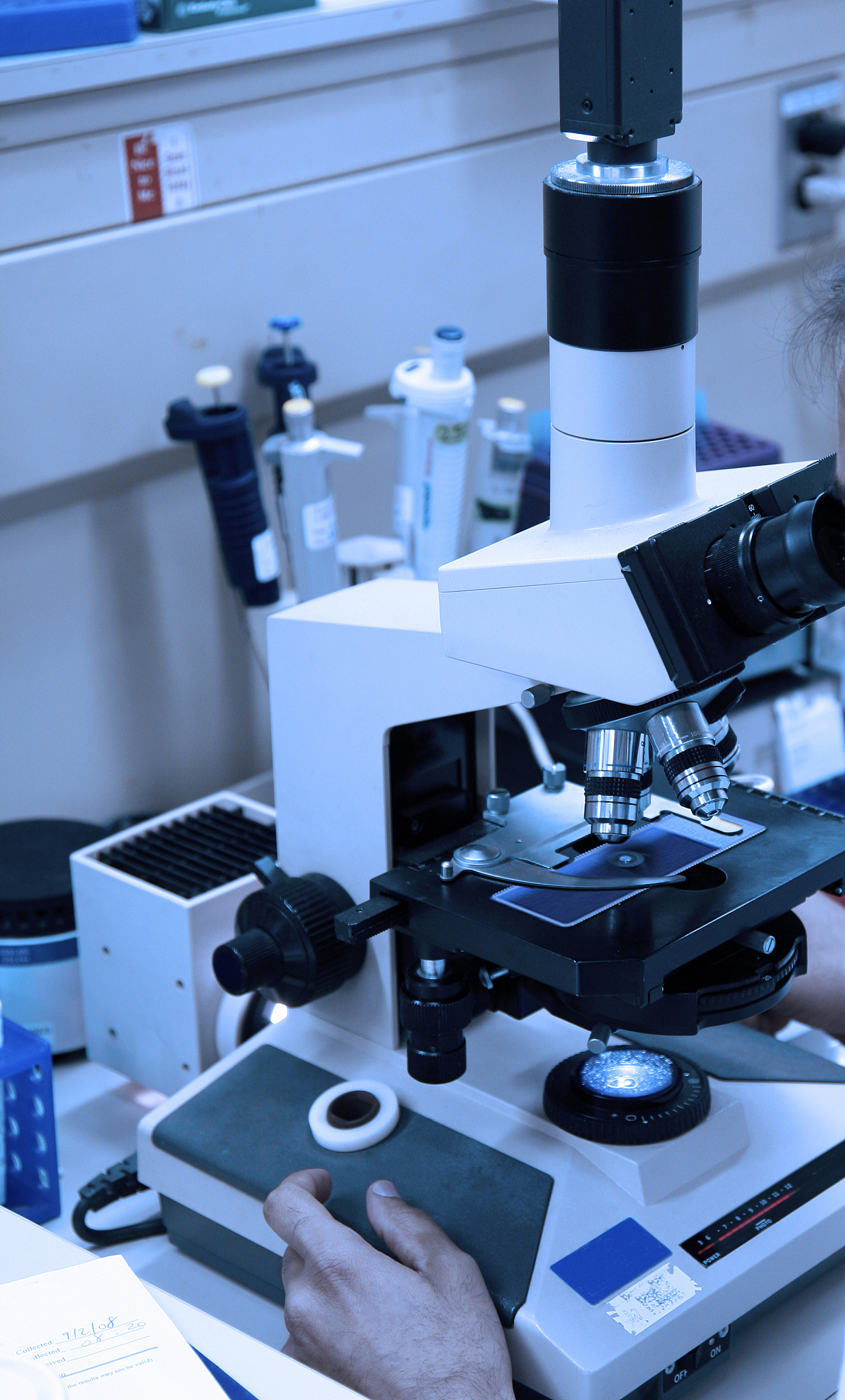 透射电镜发展史：从20年代到原子分辨率