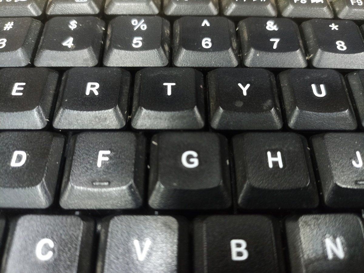 键盘按键不顺华怎么处理