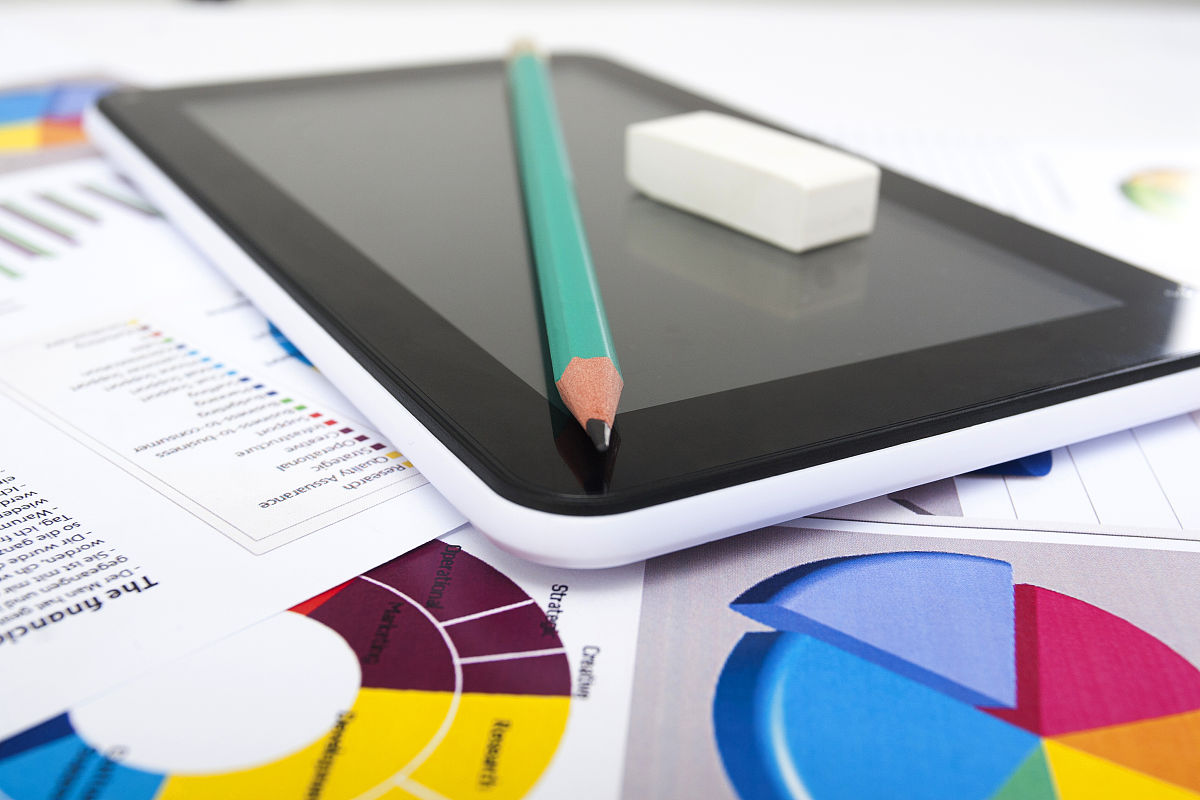 最近想要购买平板电脑平时用来学习记笔记计划要用三年你觉得是购买性能好一点的还是价格便宜点的呢