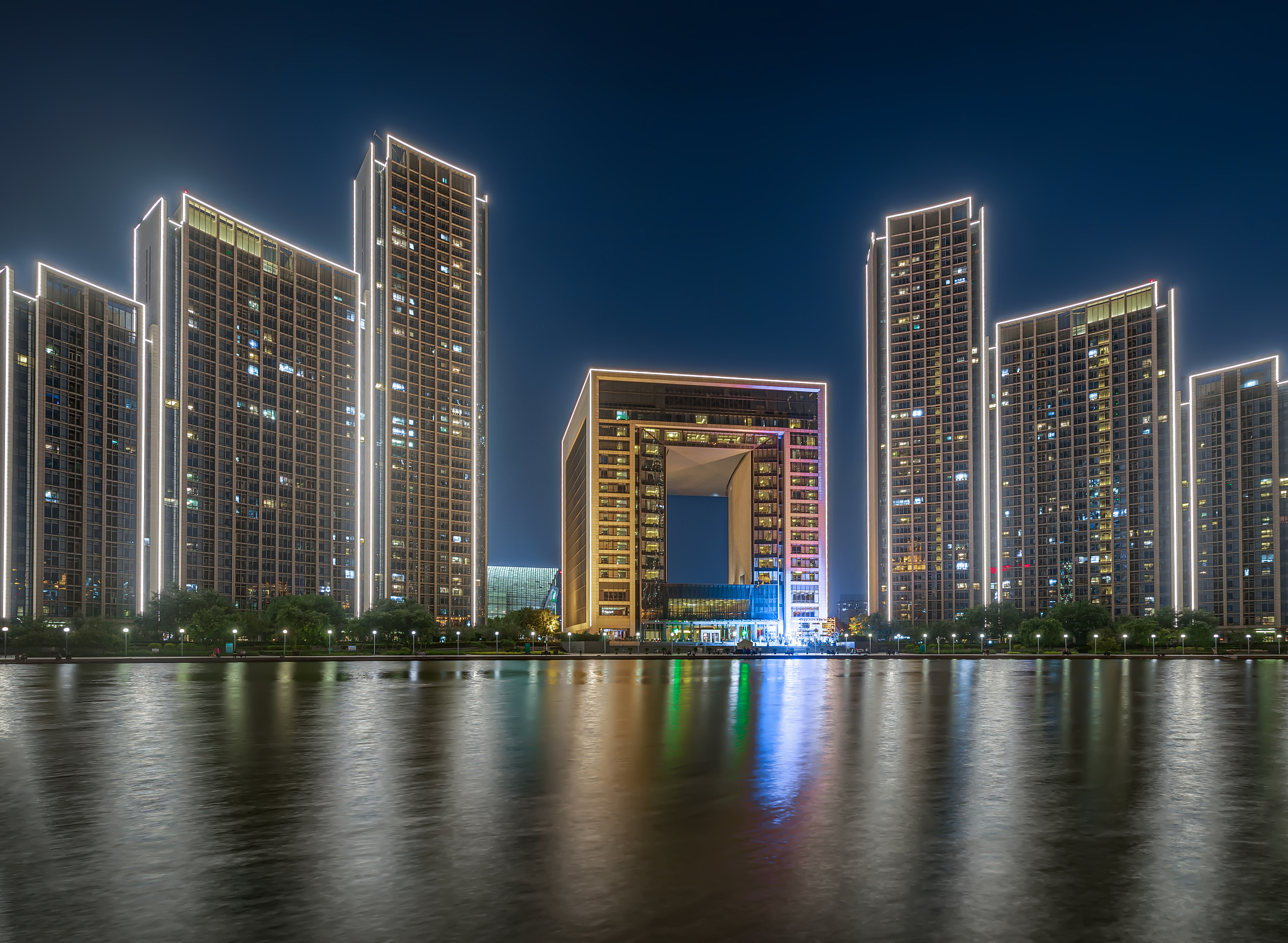 百色学院城市管理专业课程内容：城市规划、设计、经济、环境和社会