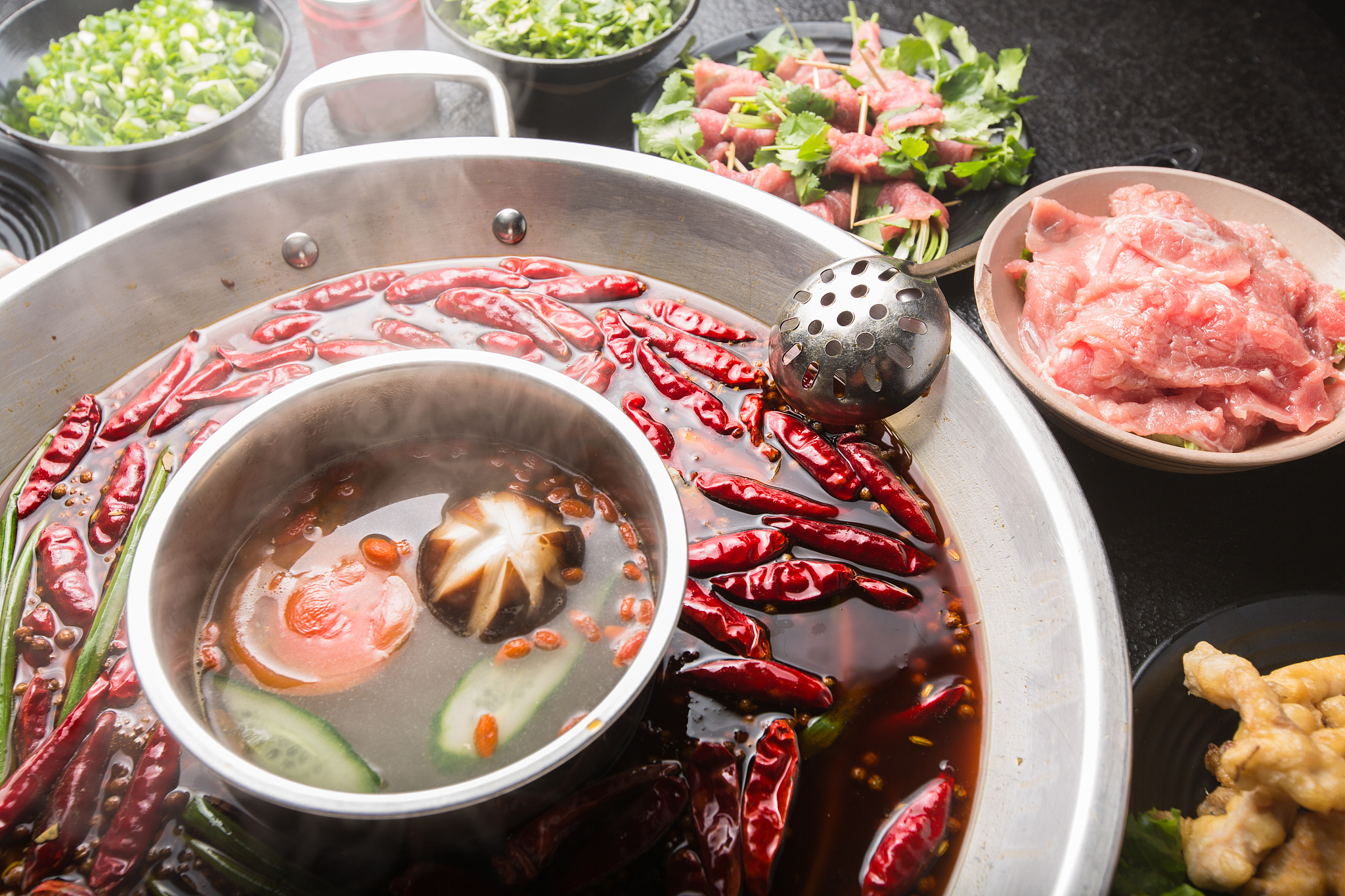 中国最好吃的火锅排行榜TOP5，总有一款让你垂涎欲滴！