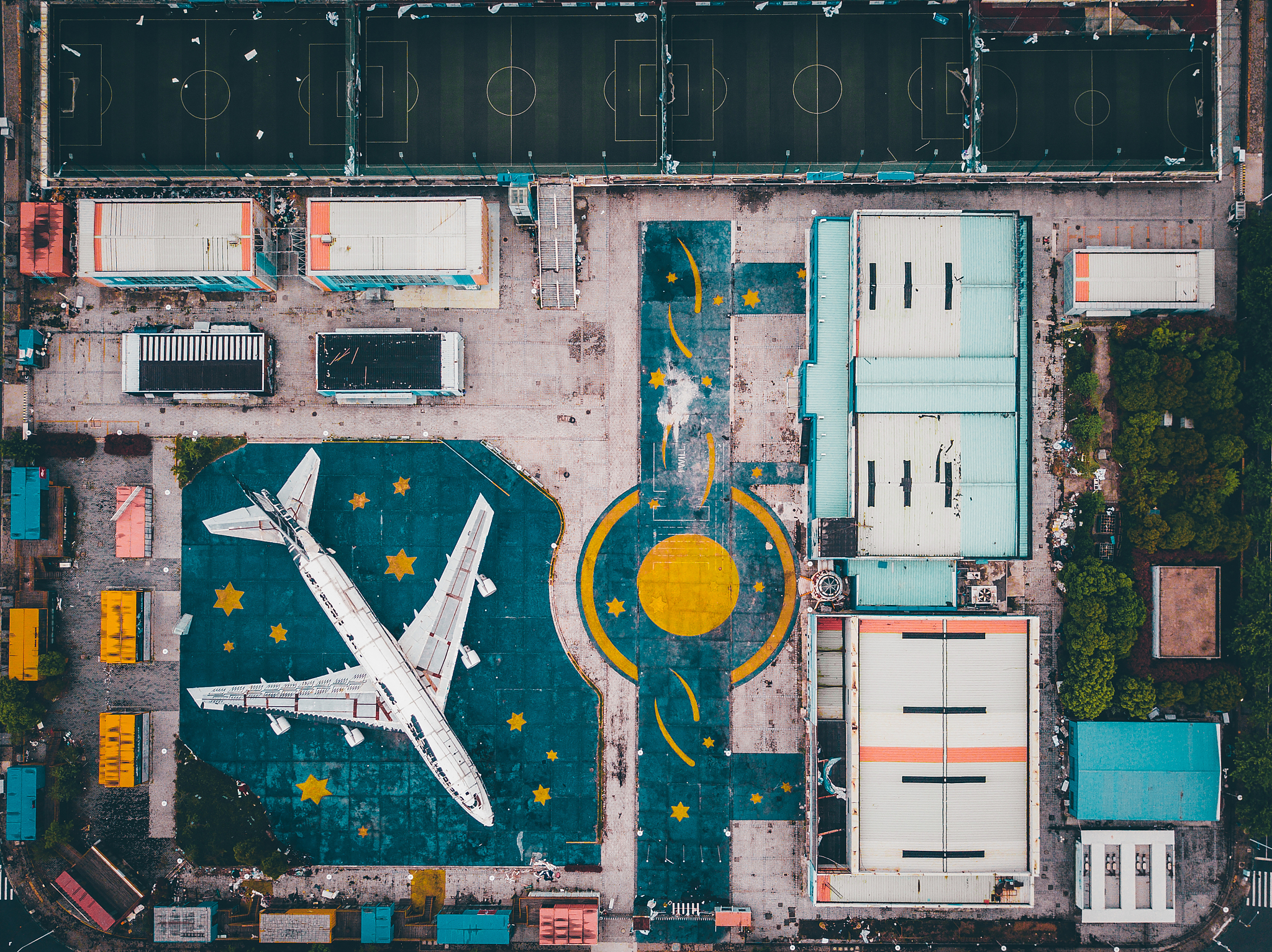 以研究背景的视角详细阐述机场交通需求持续增长空域拥挤终端区运行压力较大
