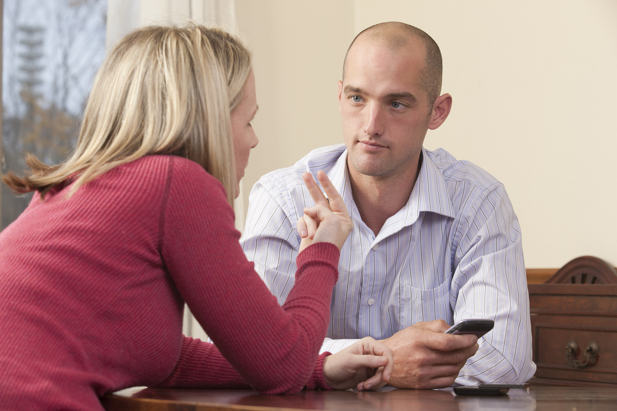 手语：无声的沟通语言 - 了解手语的种类、用途和重要性