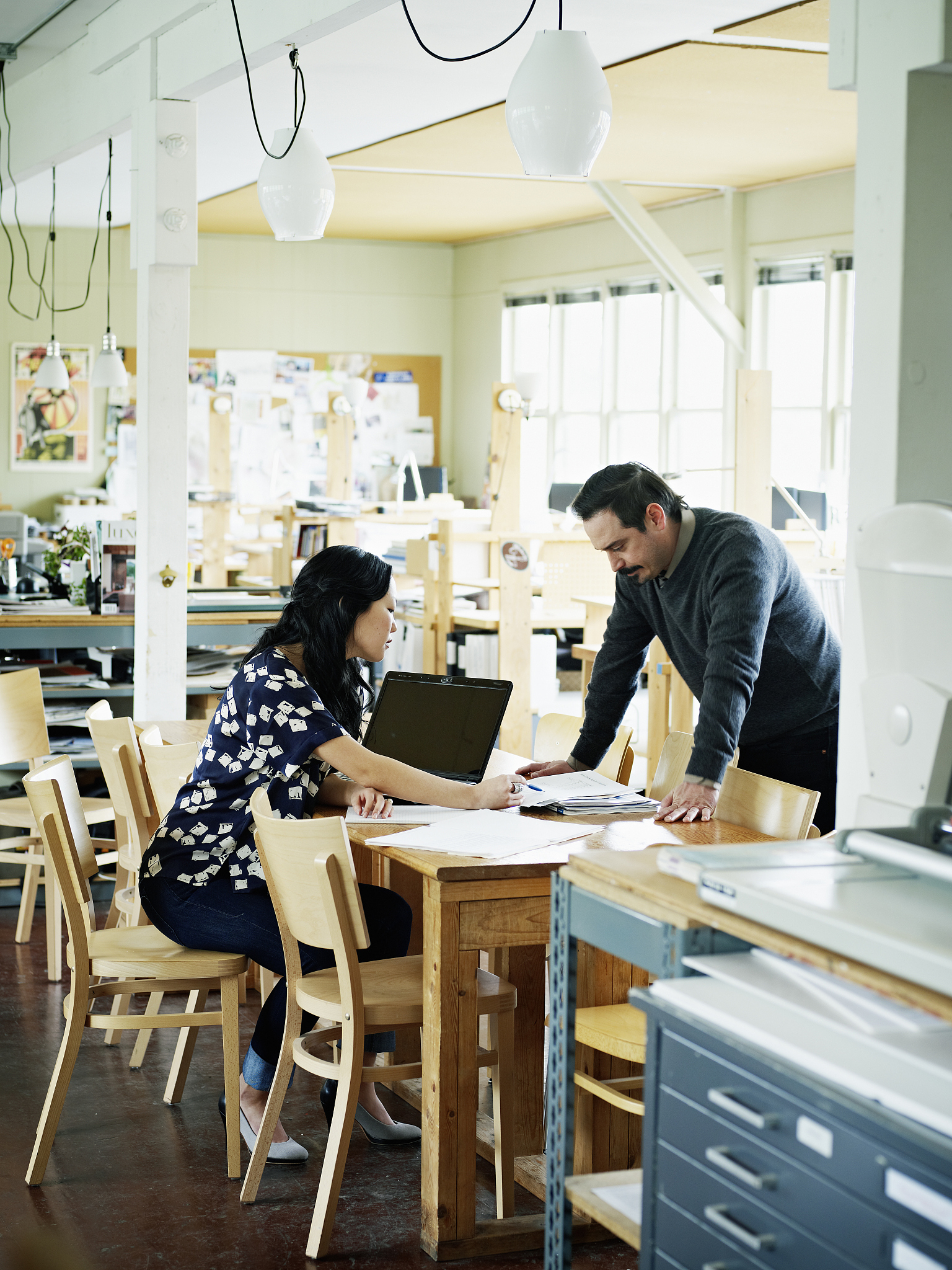 服装设计、学习用品与自习室一体化企业计划书：为年轻人打造成功体验
