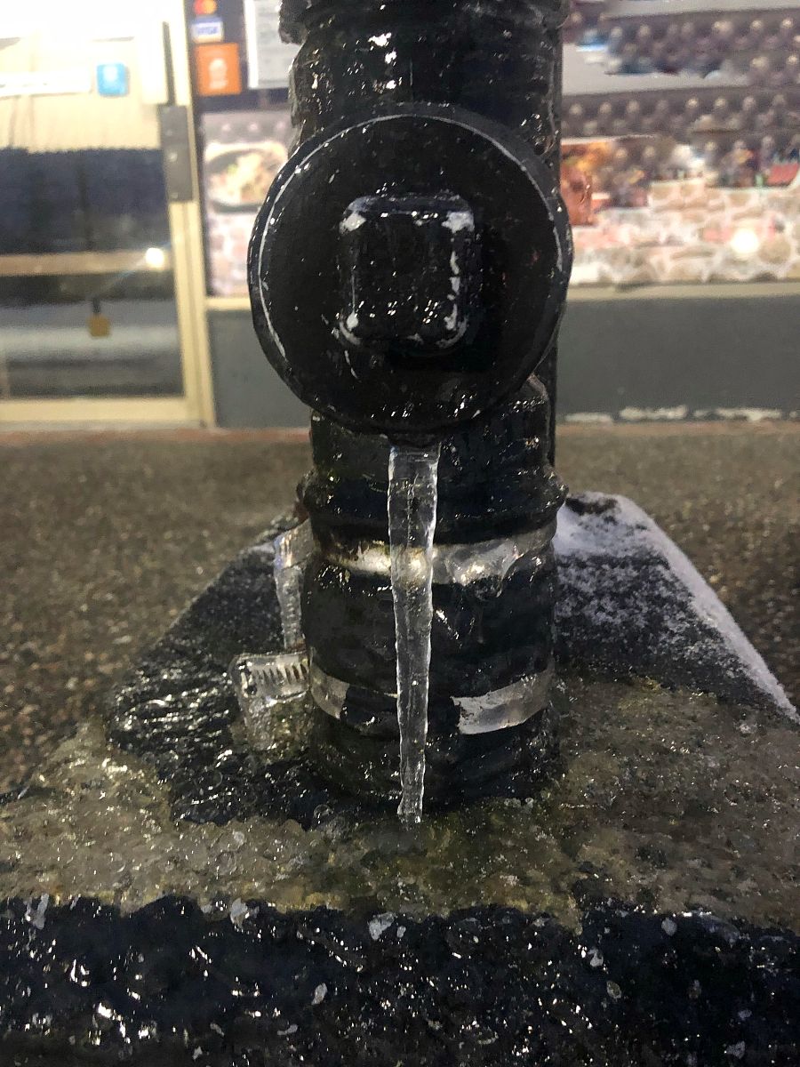 账户冻结金额：了解原因和解决方法