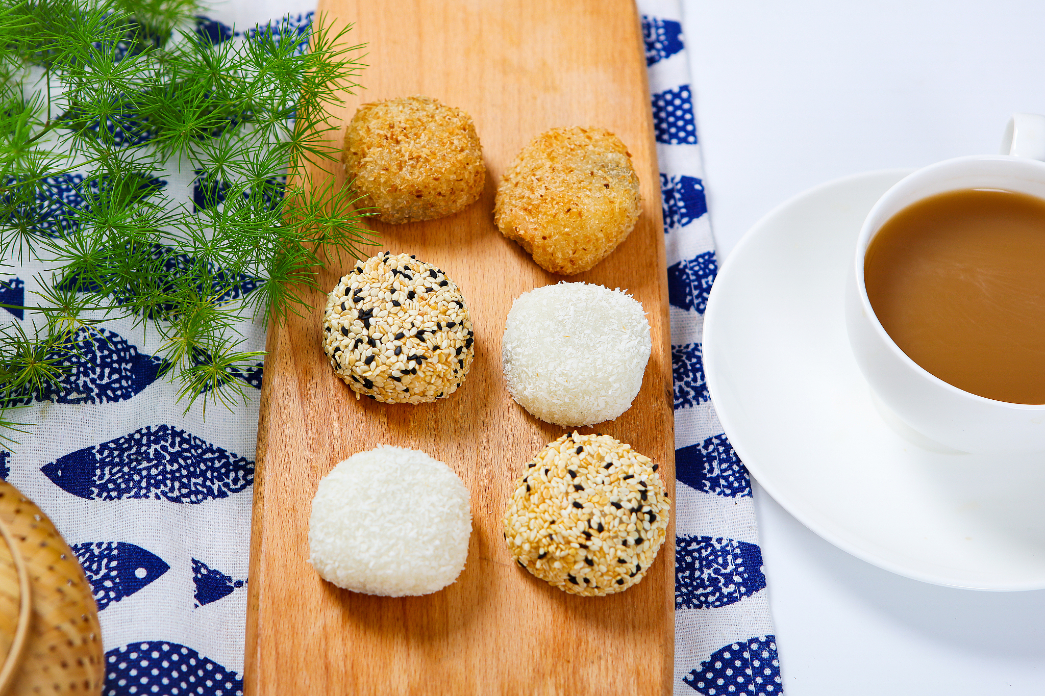 课题题目为《赣州市客家精神现状及其传承发展研究》要有本课题的研究背景拟研究的关键问题及其研究价值要有参考文献字数