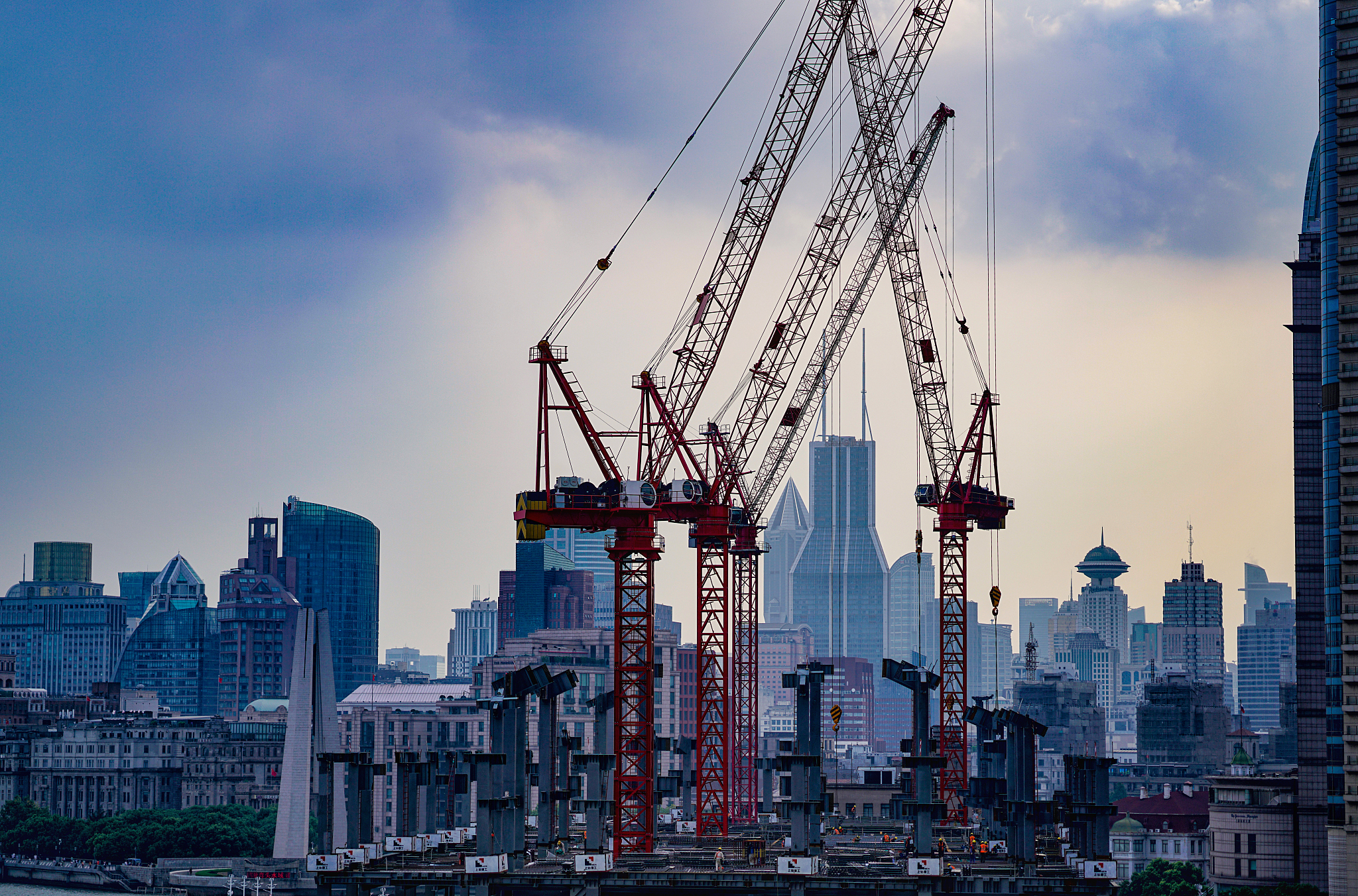 中国的现代化建设为什么不能走西方国家现代化的老路？