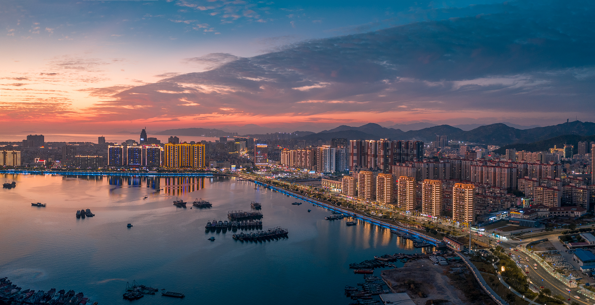 汕尾航拍城市夜景