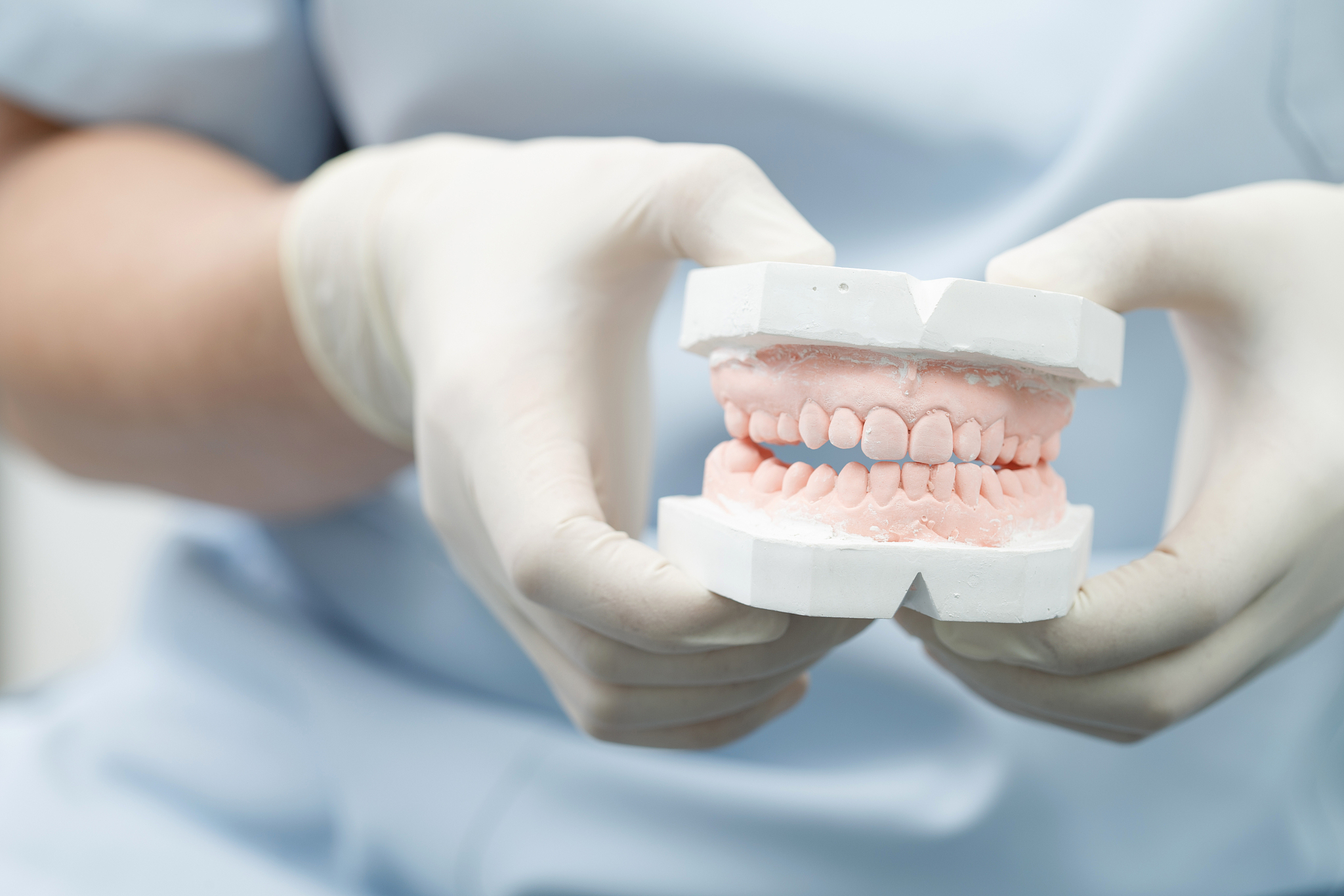 2023年口腔医学技术初中生好就业吗？前景分析！