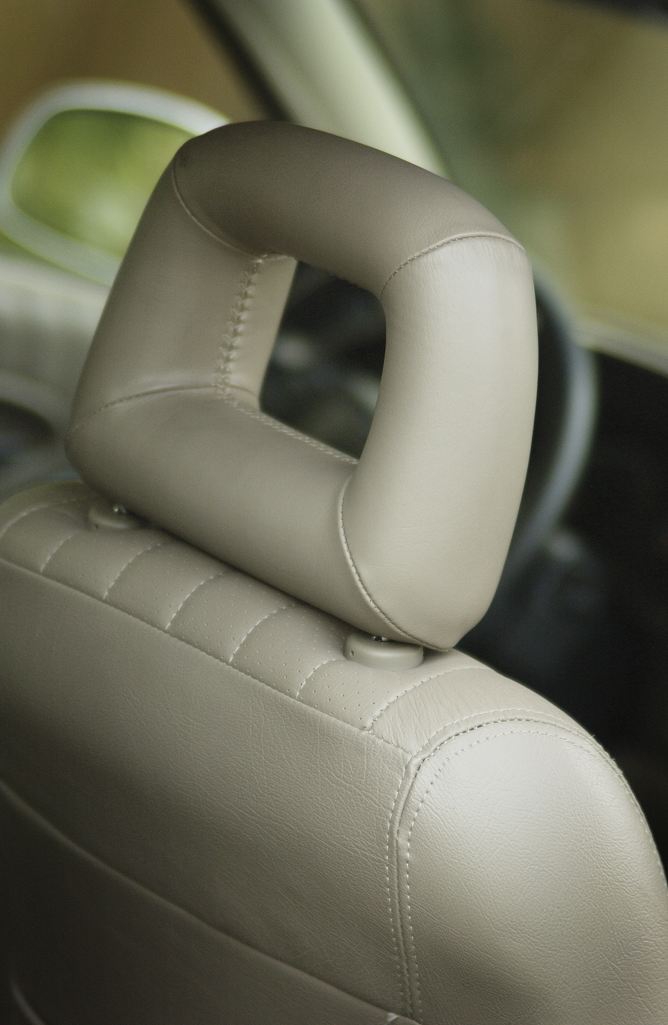 车上的皮座椅相对布座椅优势在哪里劣势在哪里