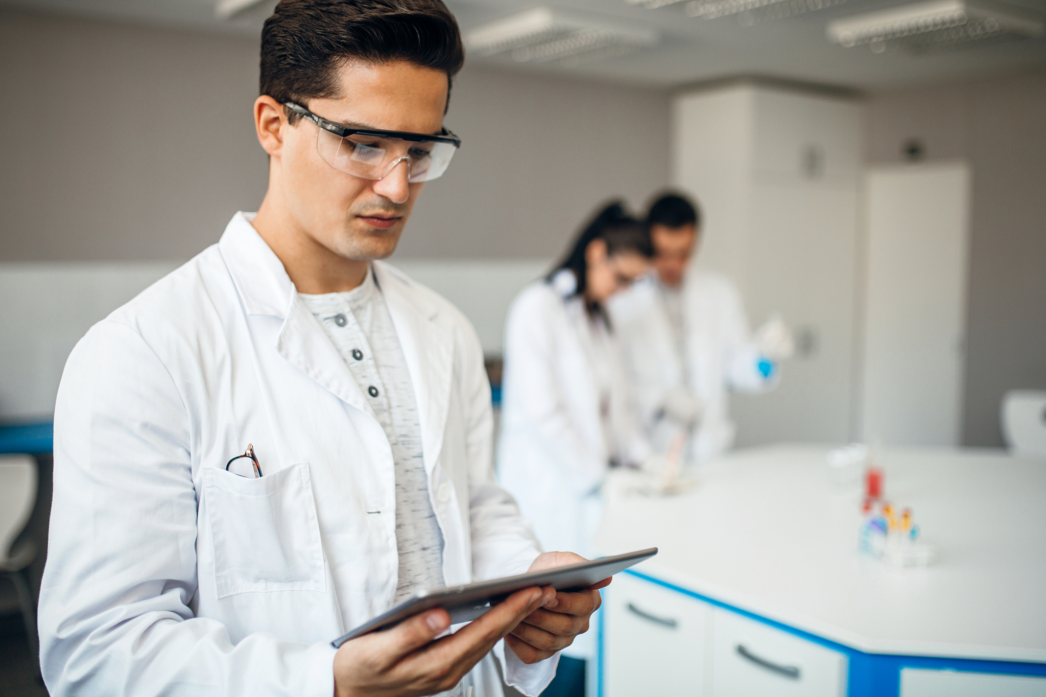 2023贵州医学检验技术专业中专中职学校推荐：哪些学校好？