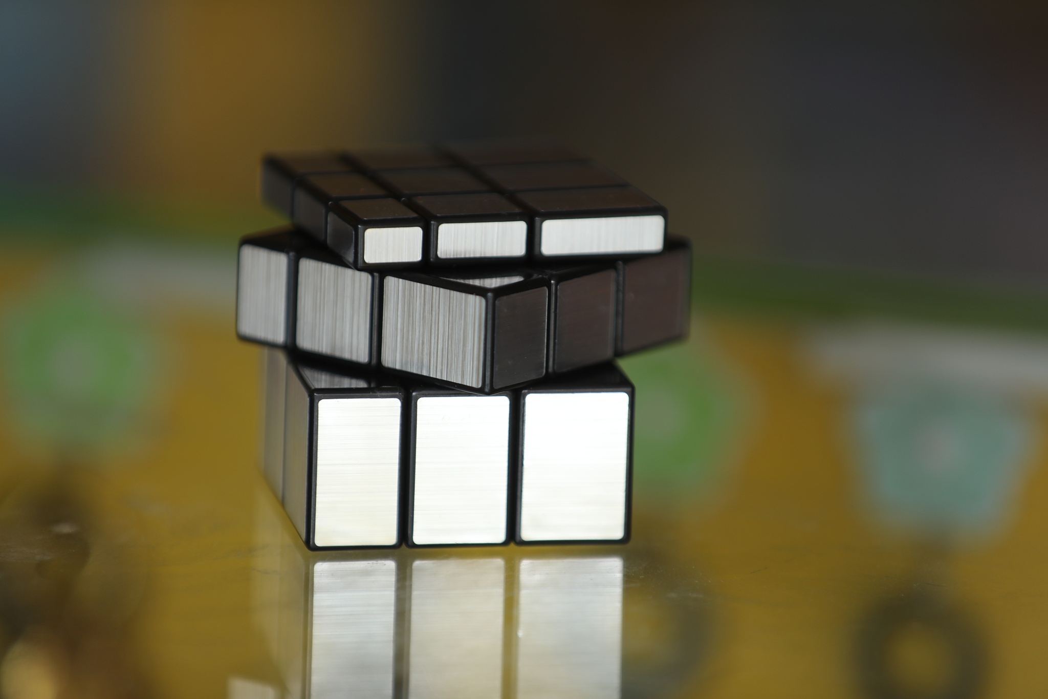 CFOP三阶魔方速拧公式详解 - 提升解魔方速度的秘诀