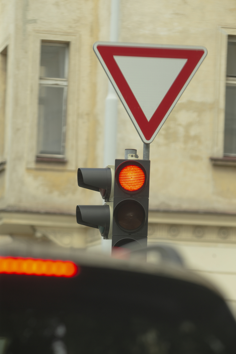 十字路口交通灯论文的结论与心得