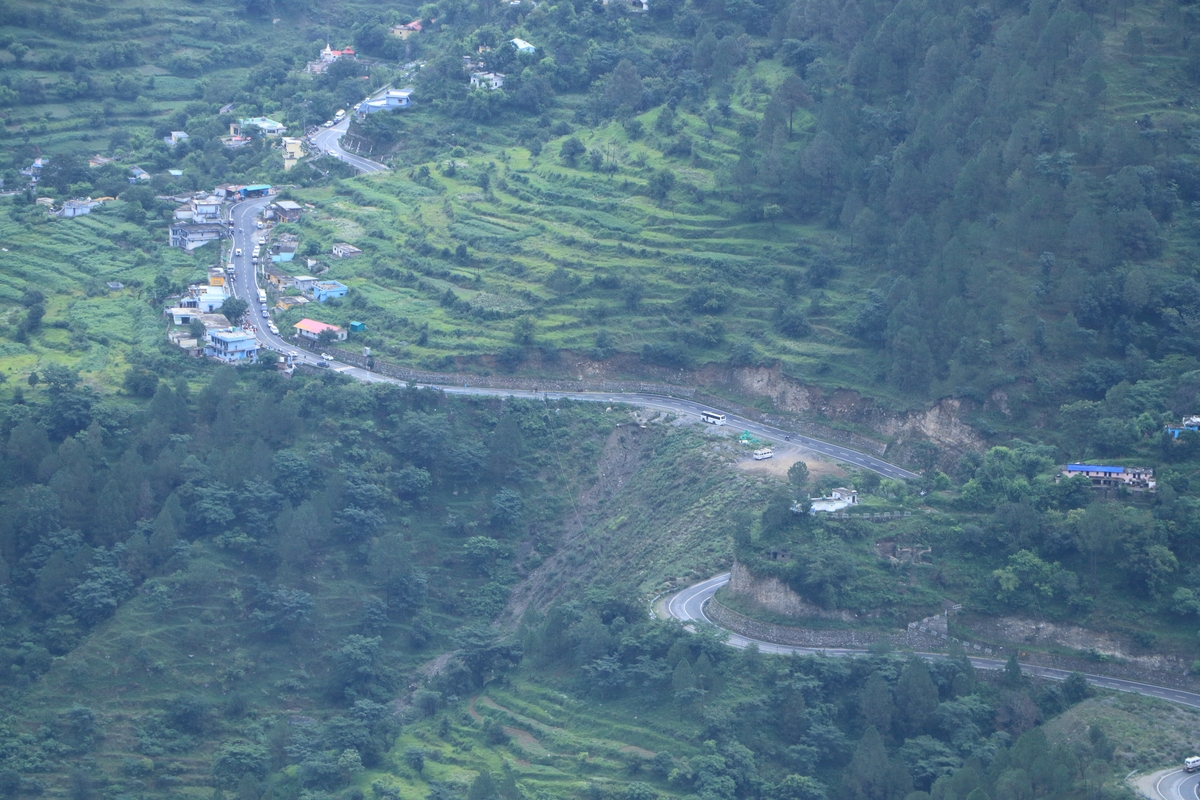 湘西自治州：武陵山区、秦巴山区贫困人口分布及主要县城