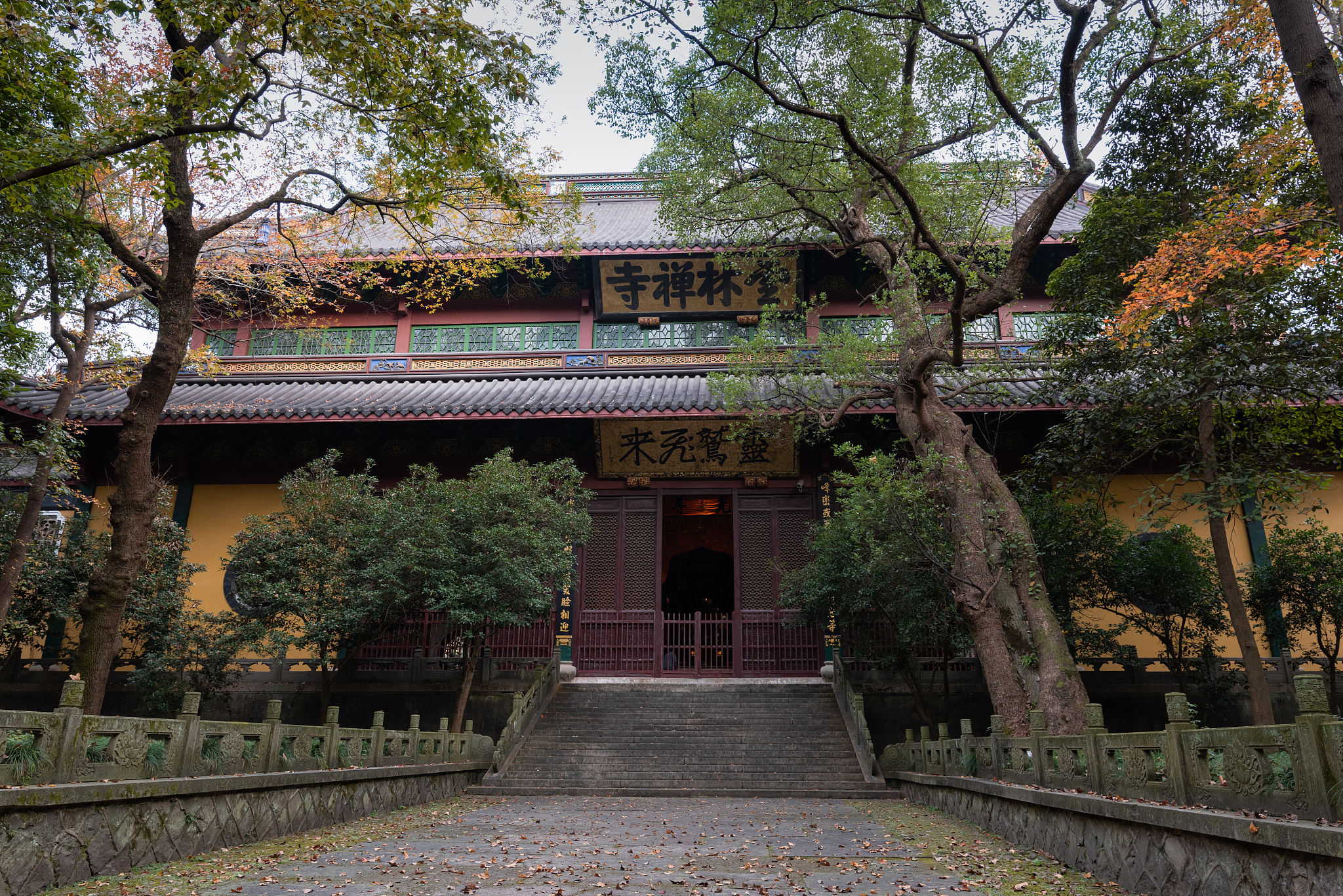 杭州西湖西提：历史悠久的旅游胜地