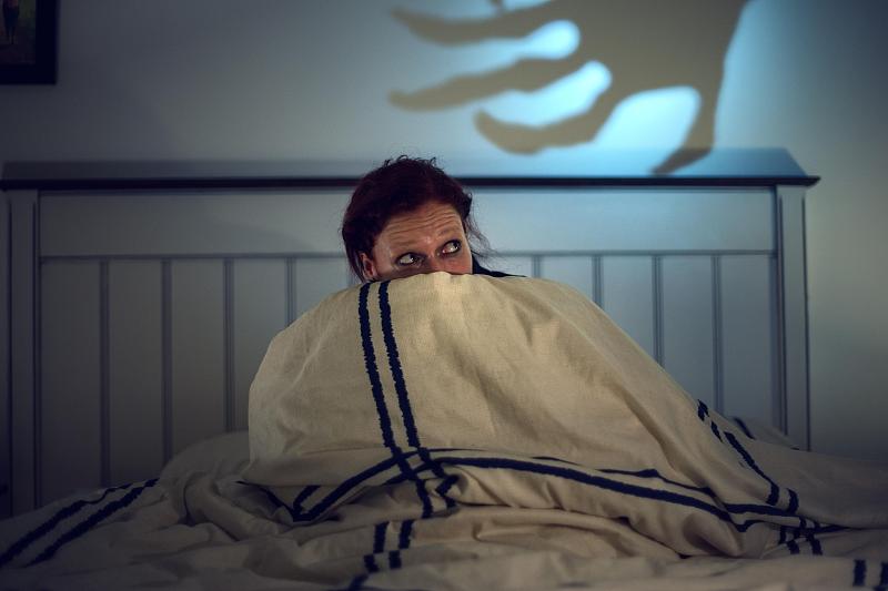 为什么晚上会突然坐起来