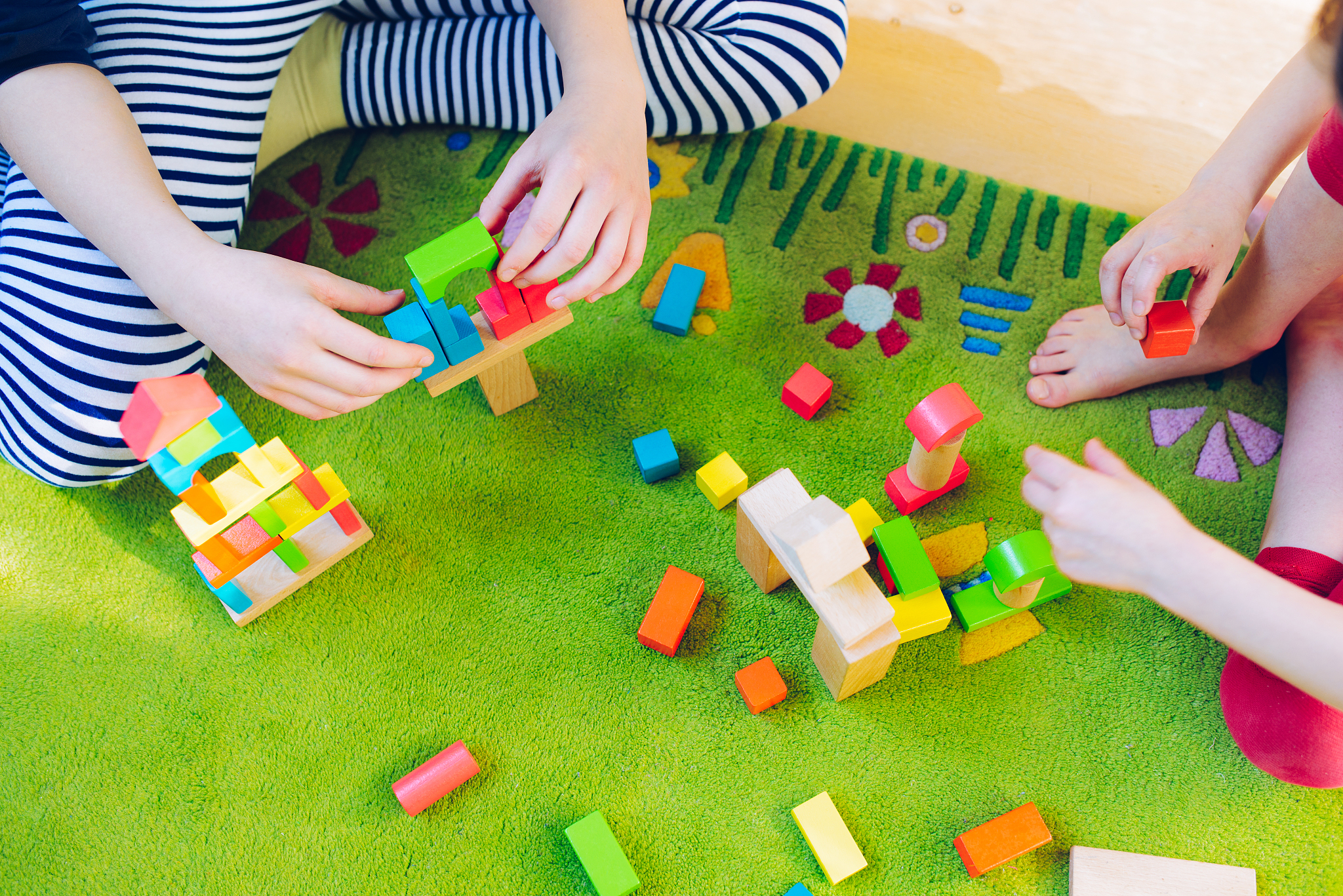 中班幼儿教育观察记录：砌积木、画画、数数、唱歌