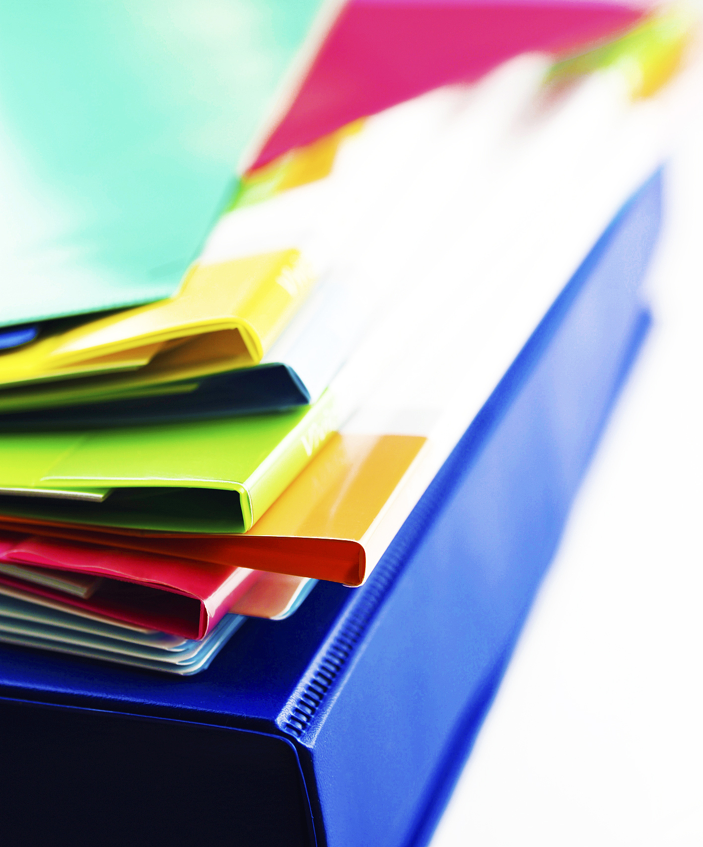 你是一名项目经理作为面试者回答你是如何管理项目文档和报告的？