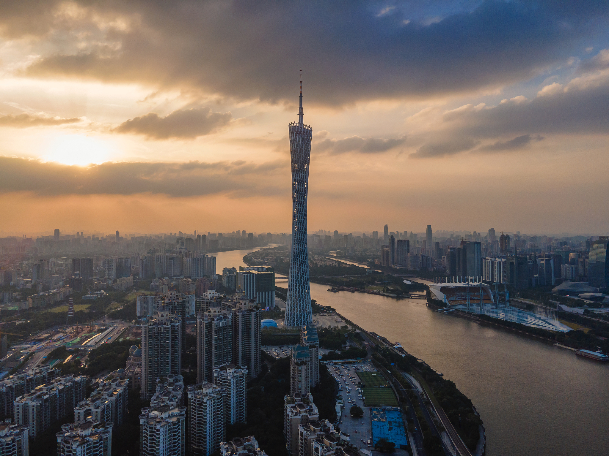 日落航拍广州电视塔珠江城市天际线建筑