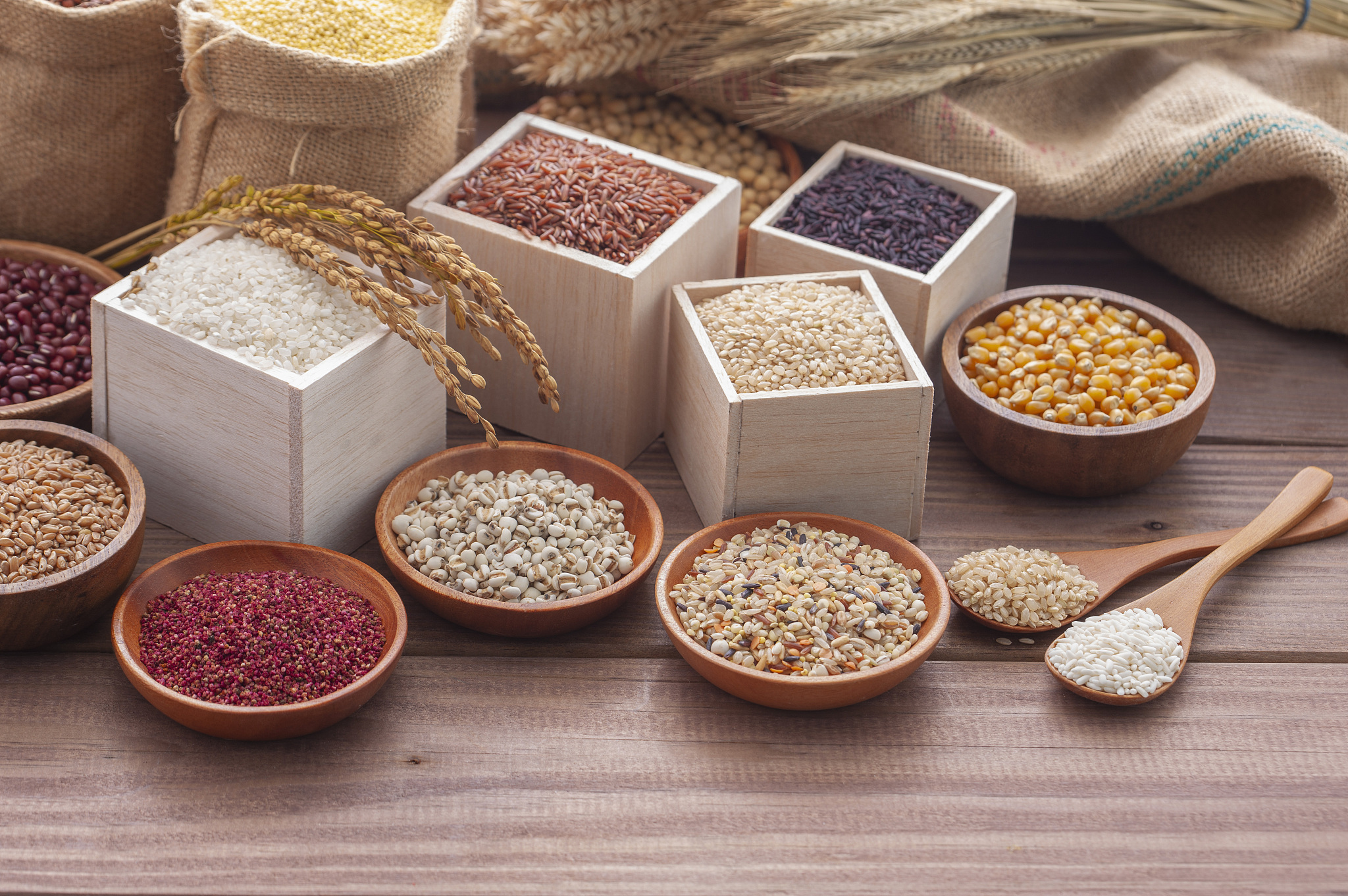 请帮我写1篇650字博客文章主题是：五谷杂粮是什么