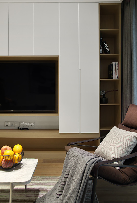 使用家居博主是口吻写篇1000字不装修不知道家里这4处柜子内缩处理多个功能区是真的香！需带标题和读者互动