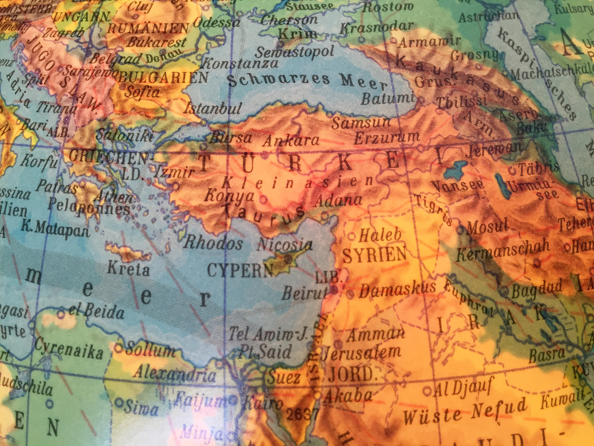 syrien landkarte - alter globus / weltkarte