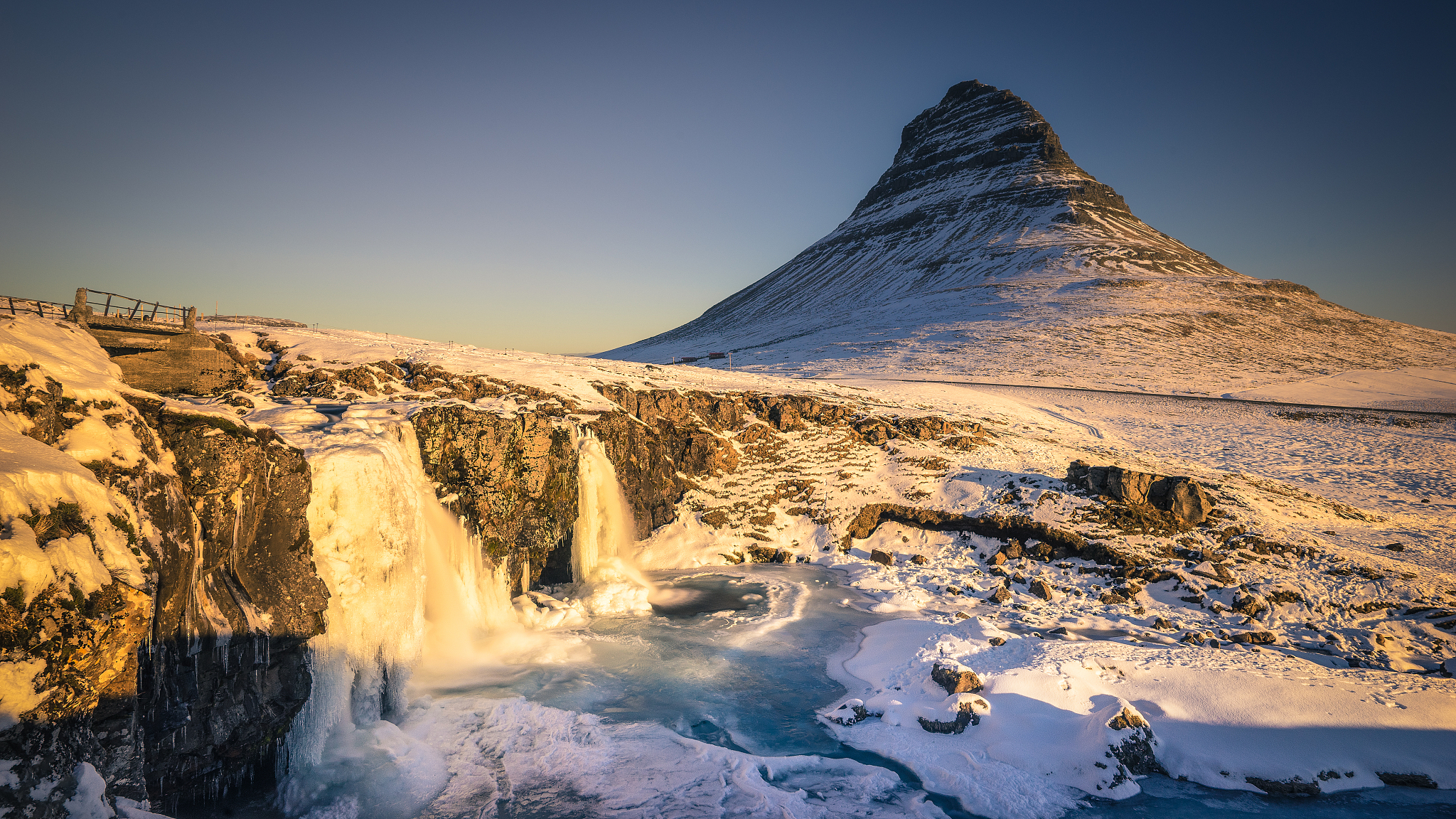 golden dawn at kirkjufell