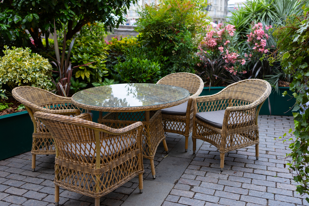 户外桌椅的舒适的文案