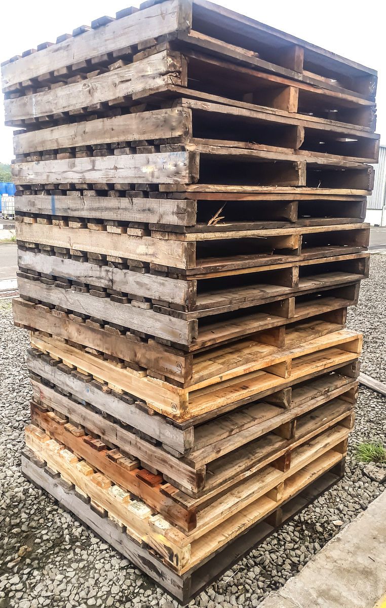 帮我写一份500字左右的 木塑复合材料的背景介绍