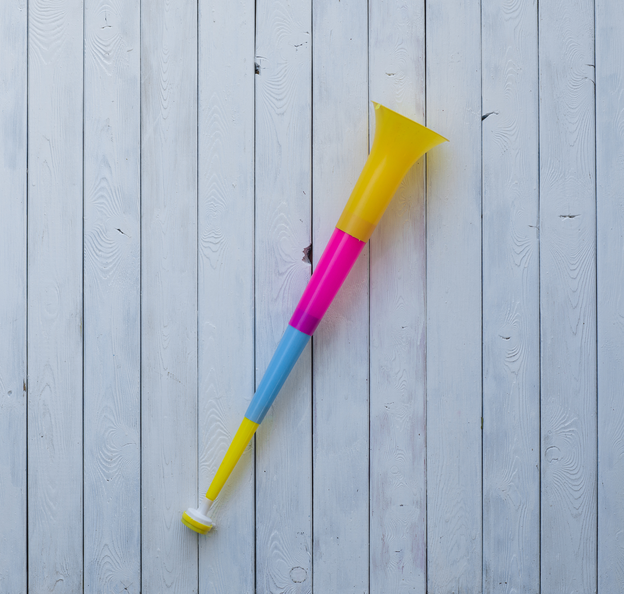 塑料仿刀玩具‘萝卜刀’爆红：创新与利弊分析