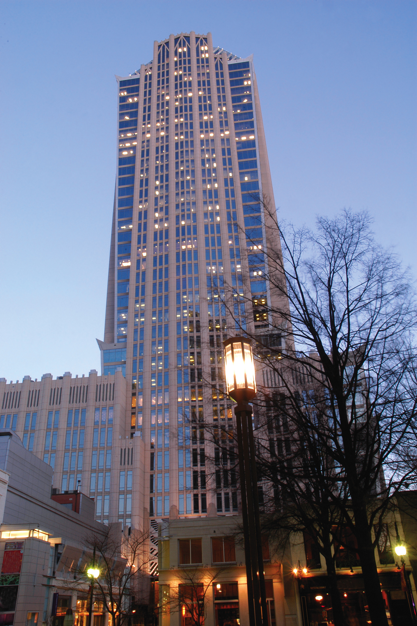 Polish this article use more advanced wordsThe Ritz-Carlton Hotel Shanghai Pudong is one of the luxurious hotels in Shanghai but it has some weaknesses in its service delivery and quality management t