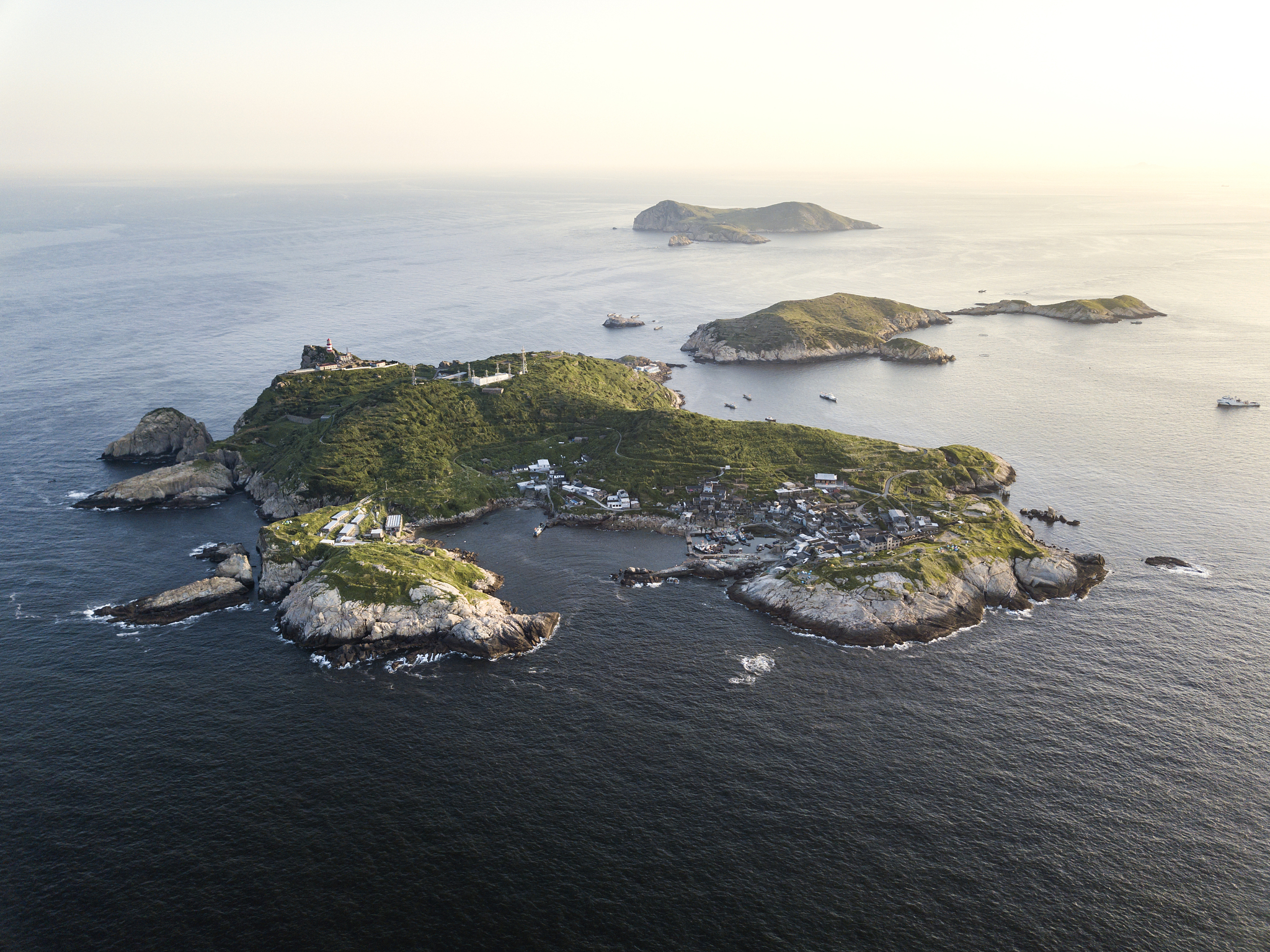 白峰码头到桃花岛轮渡时刻表帮我用230字详细描述