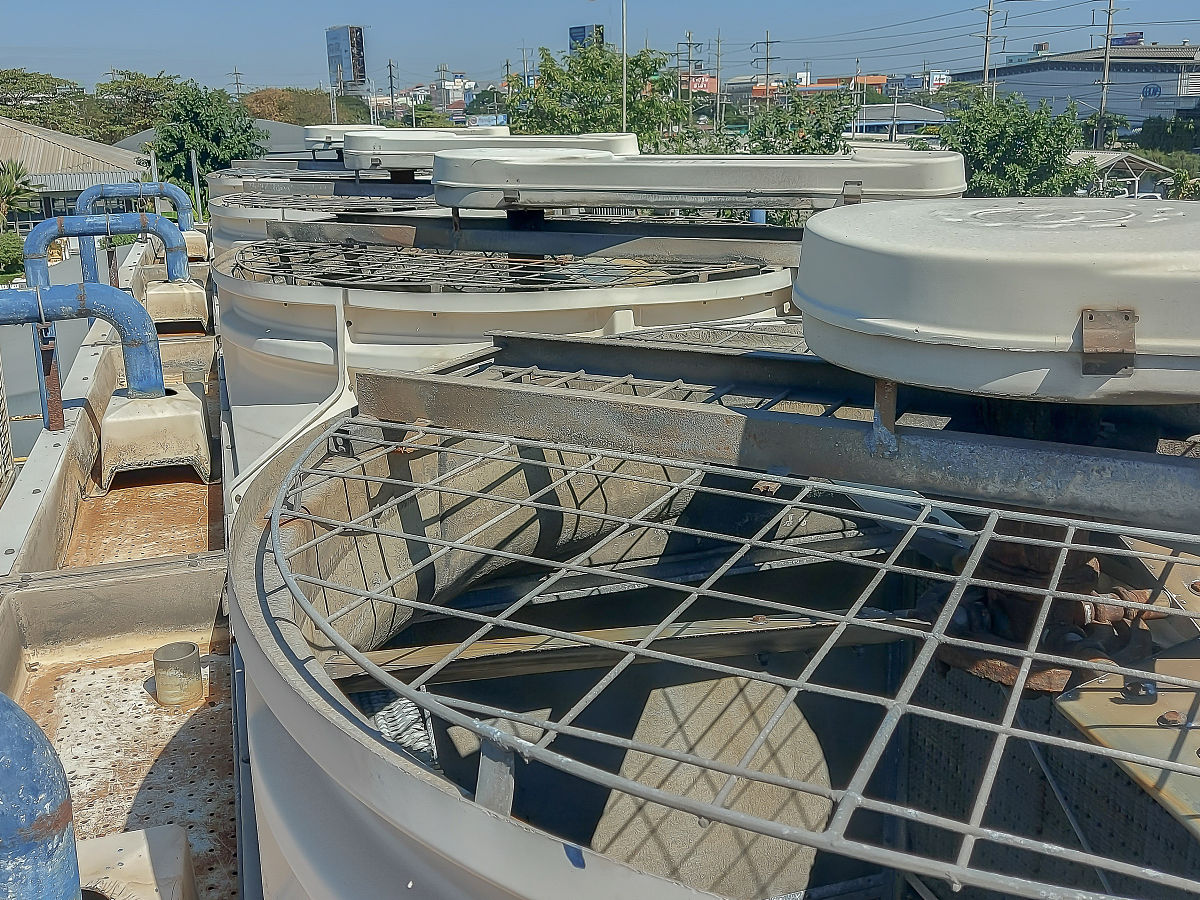 机械通风冷却塔构造详解 - FRP、木材、填料层、风机、水泵等