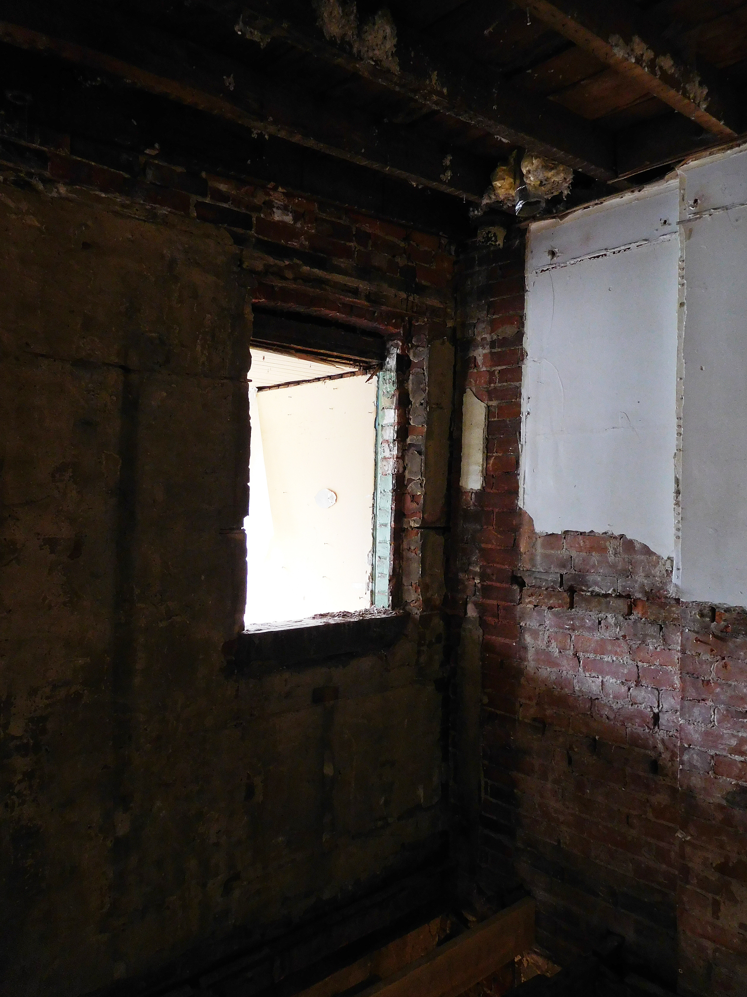 承重墙被拆了怎么办？专业建议及应对措施