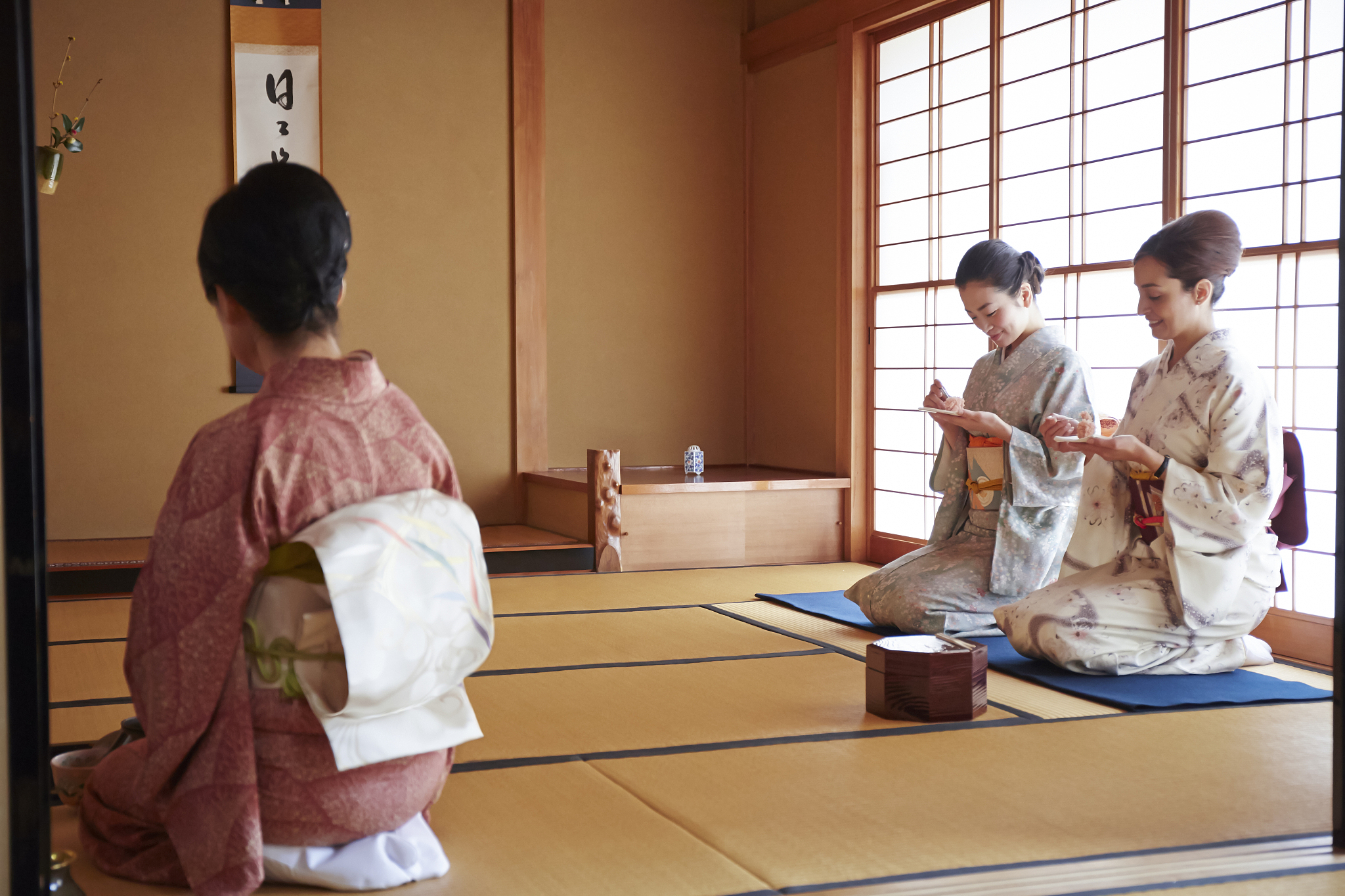 日本人的性格特点：勤劳、守纪律、注重礼仪和传统文化