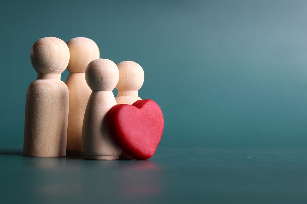 爱的定义：人类情感的至高表达