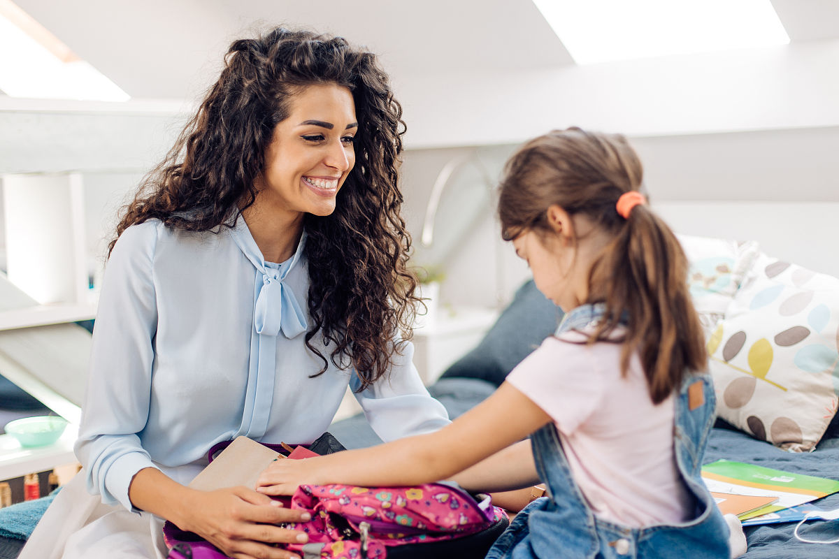 如何平衡事业与家庭之间的关系需重点写明触动较深或影响较大的某一件事或某个时刻以此作为案例支撑